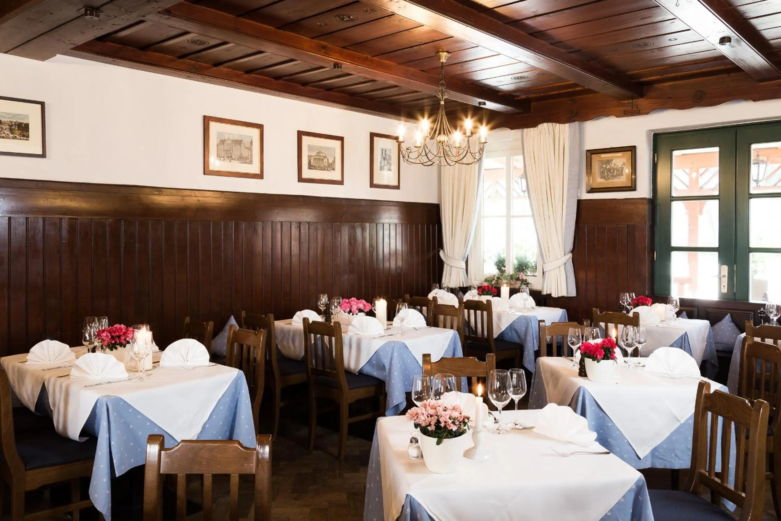 Restaurant/places to eat in Hotel Sollner Hof