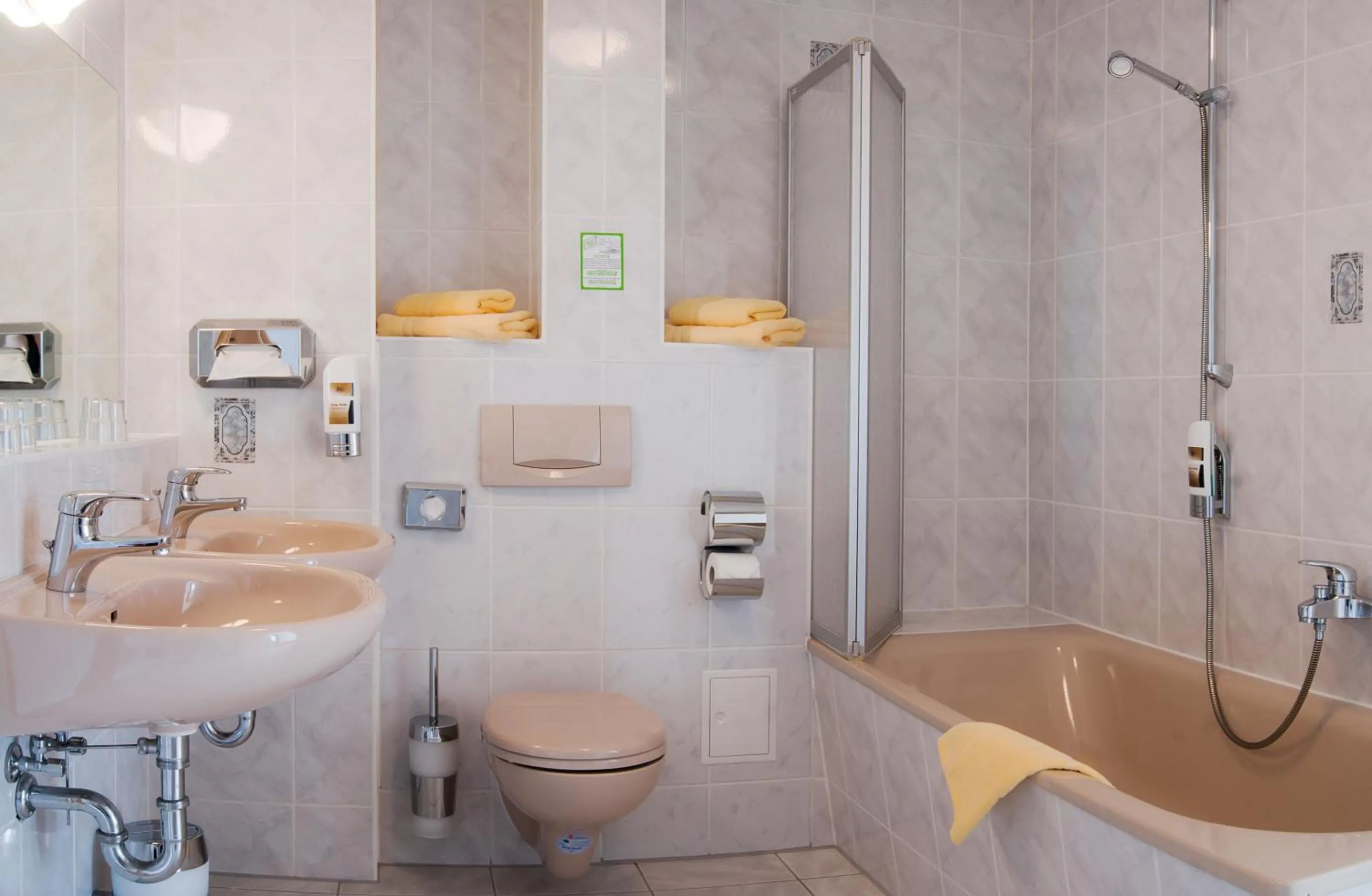 Bathroom in Hotelferienanlage Friedrichsbrunn