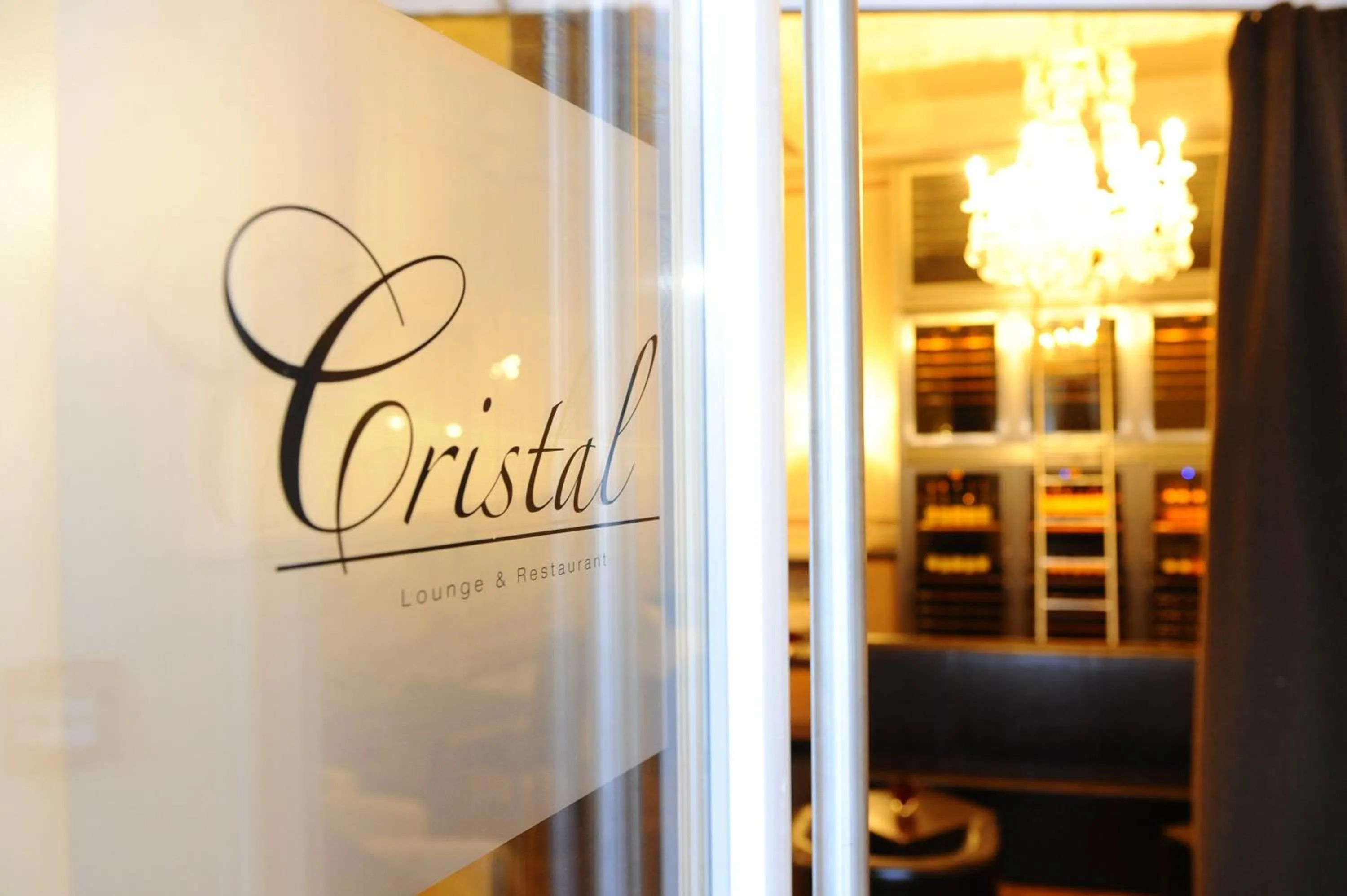 Lounge or bar in HELIOPARK Bad Hotel Zum Hirsch