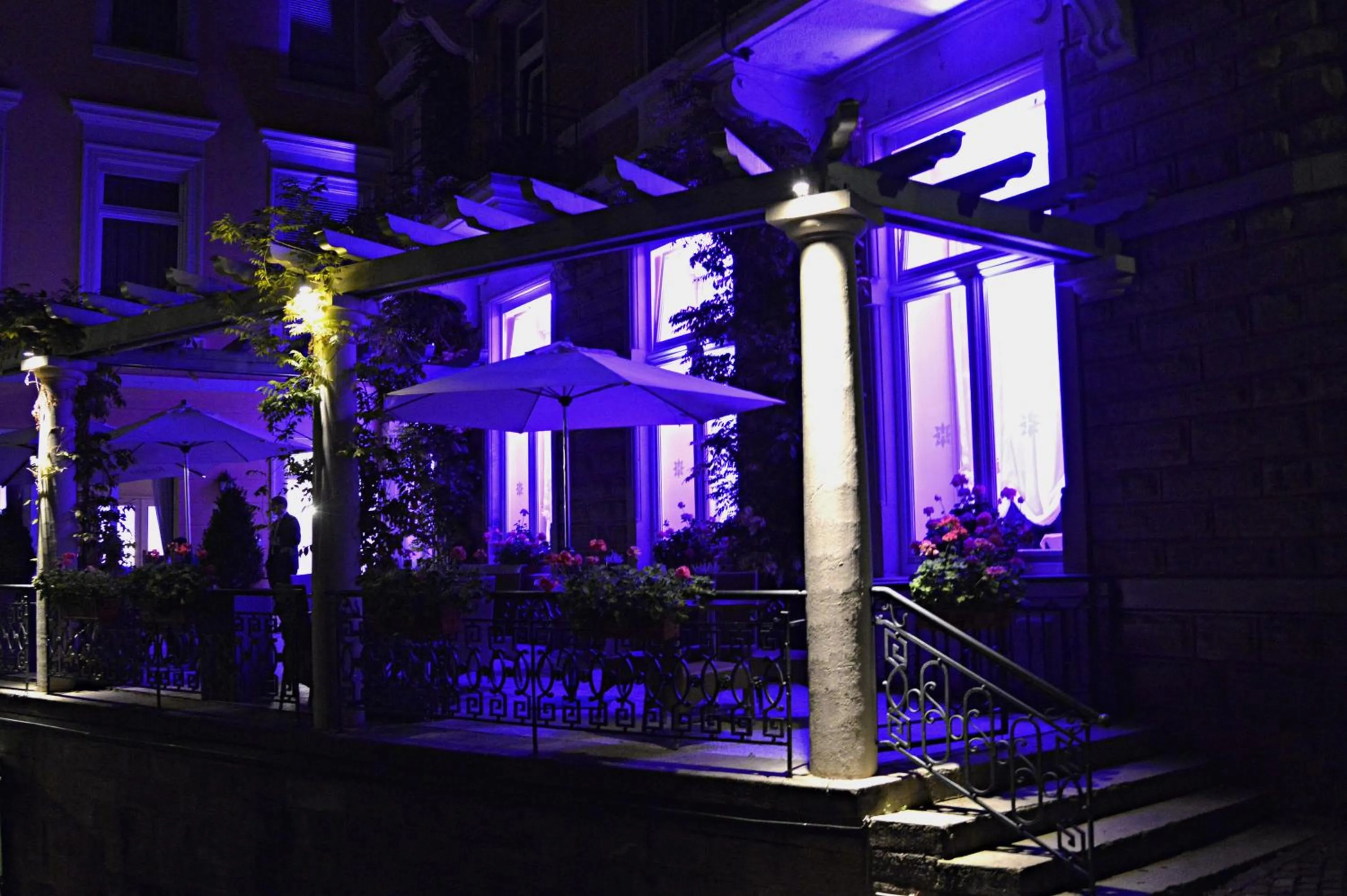 Facade/entrance in HELIOPARK Bad Hotel Zum Hirsch