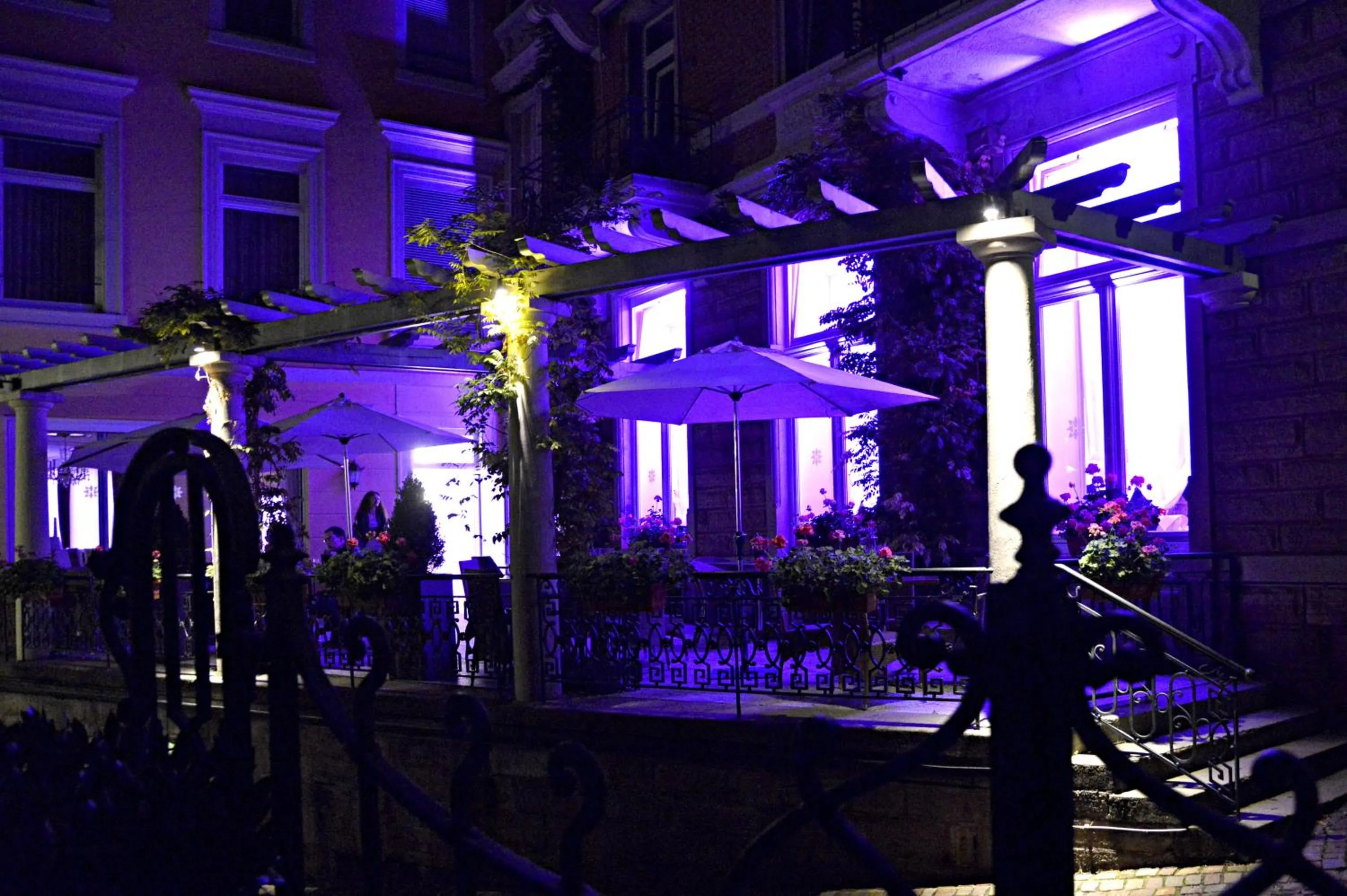 Facade/entrance in HELIOPARK Bad Hotel Zum Hirsch