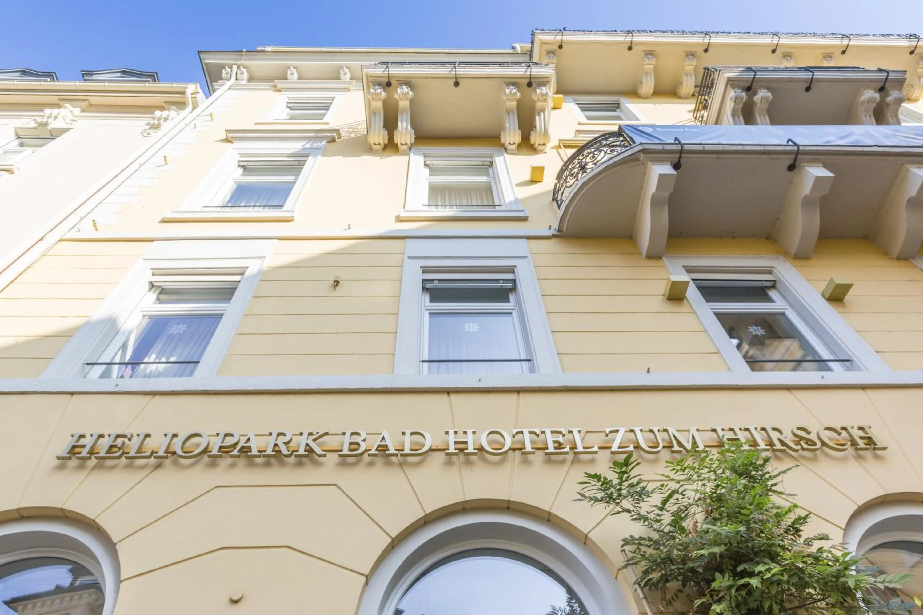Facade/entrance in HELIOPARK Bad Hotel Zum Hirsch
