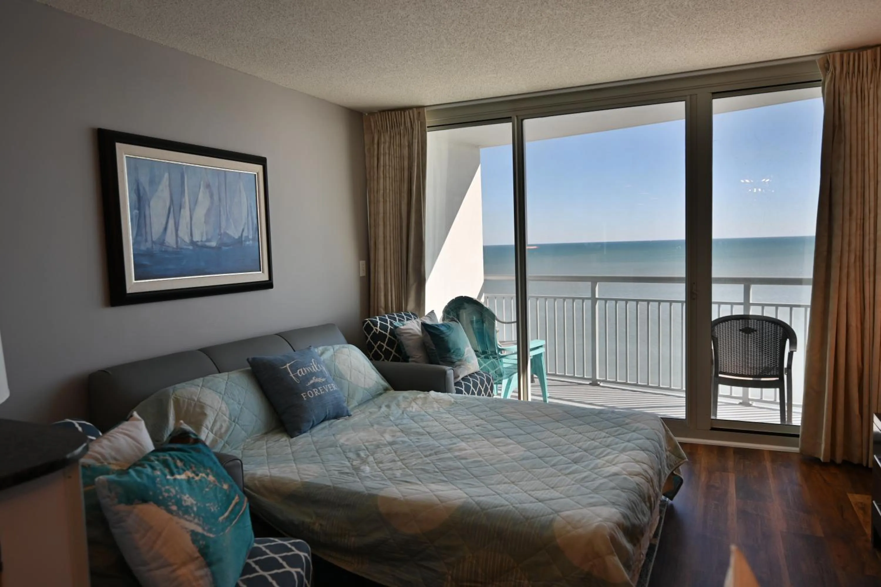 Bed in Luxury 2 bedroom 2 bathroom Ocean Front Condo on the 12th floor for 8