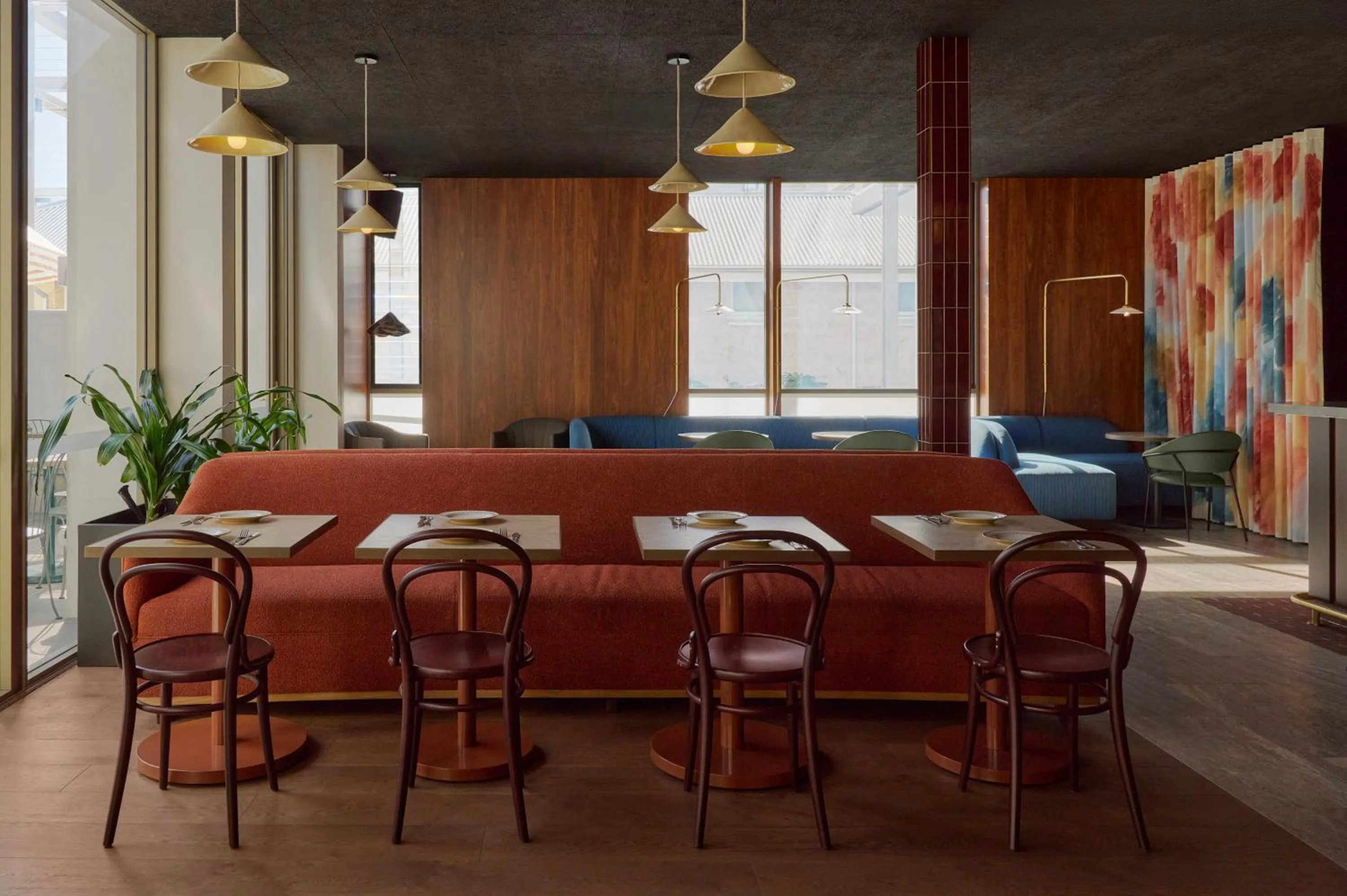 Restaurant/places to eat in Garde and Warders Hotel