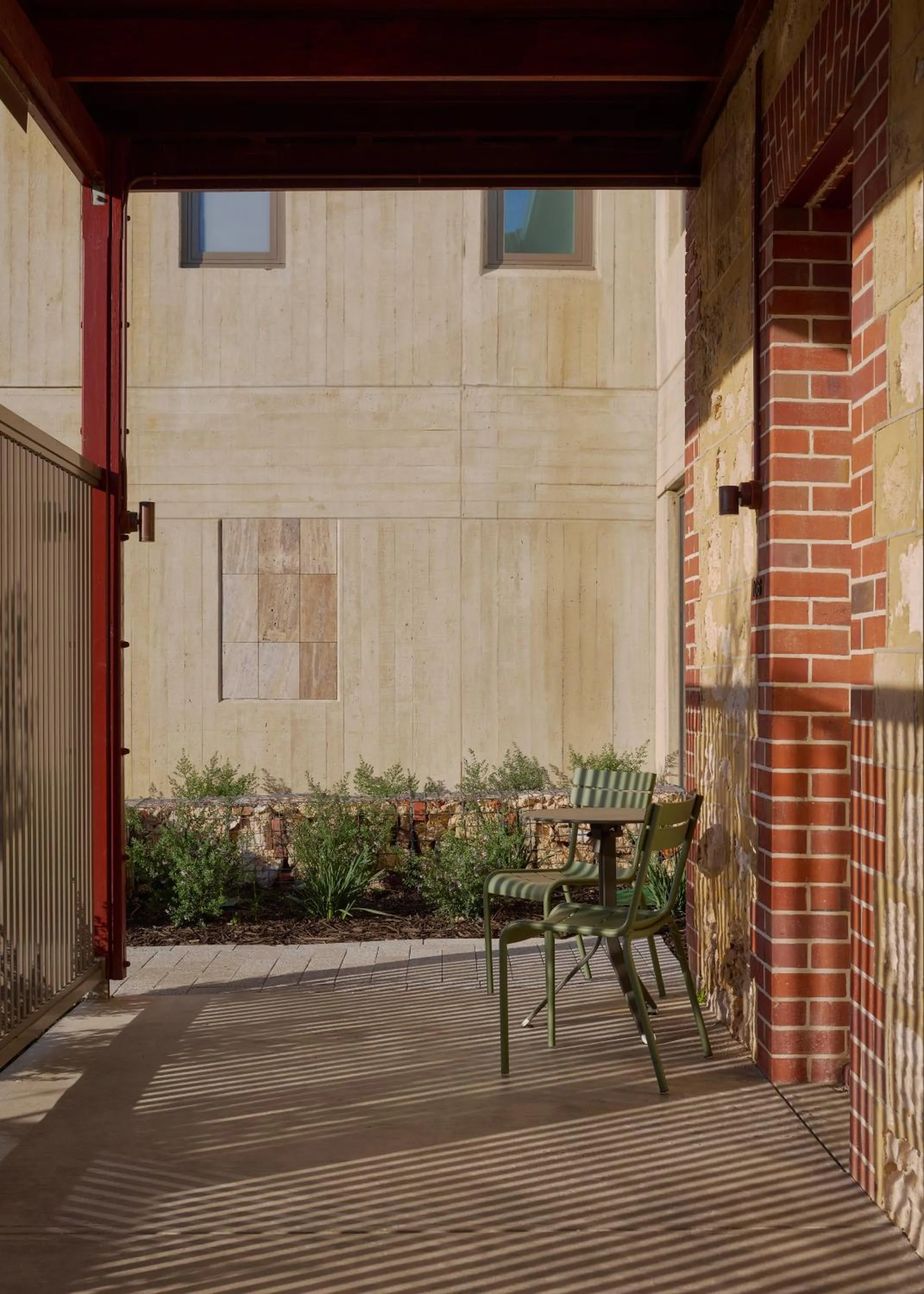 Patio in Garde and Warders Hotel
