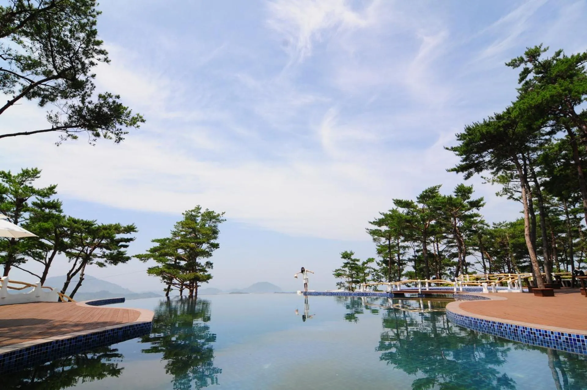 Swimming pool in Club ES Tongyeong Resort