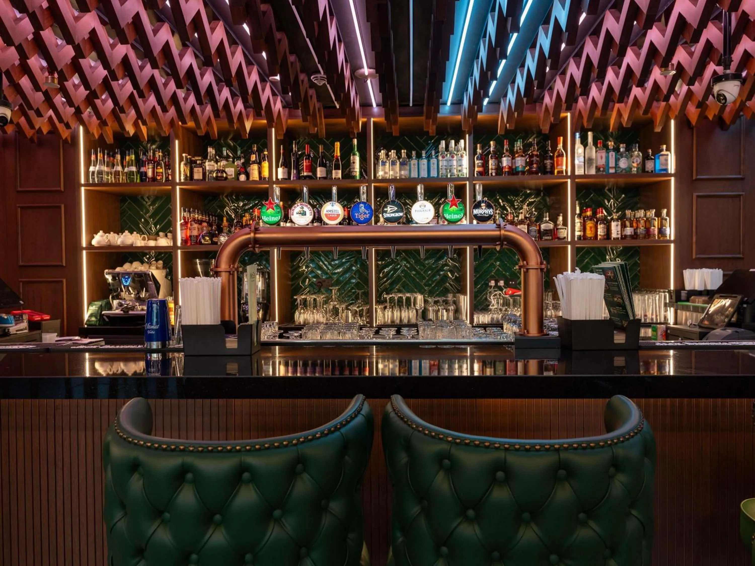 Lounge or bar in Novotel Dubai Gold District