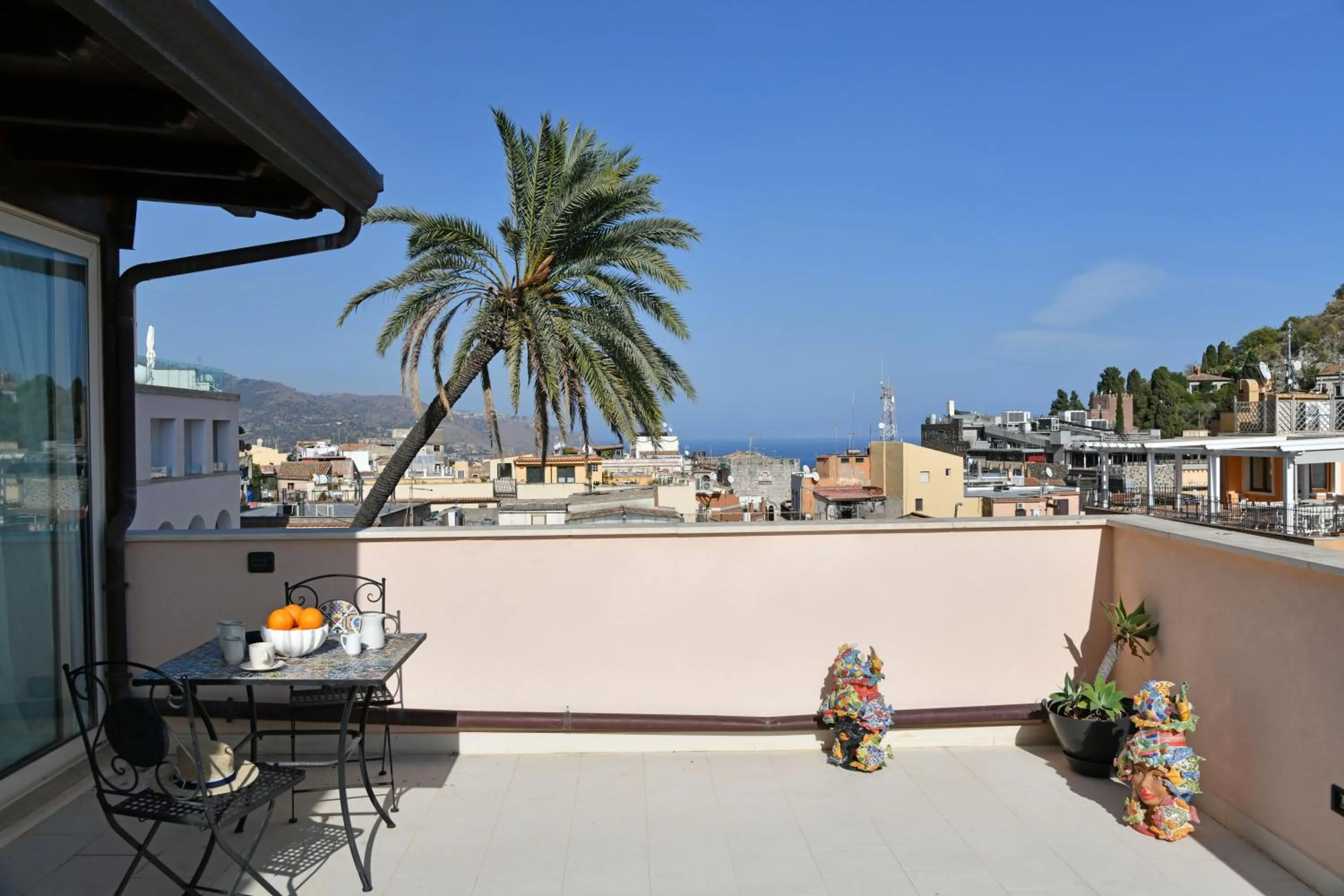 Day in Hotel Le Chevalier