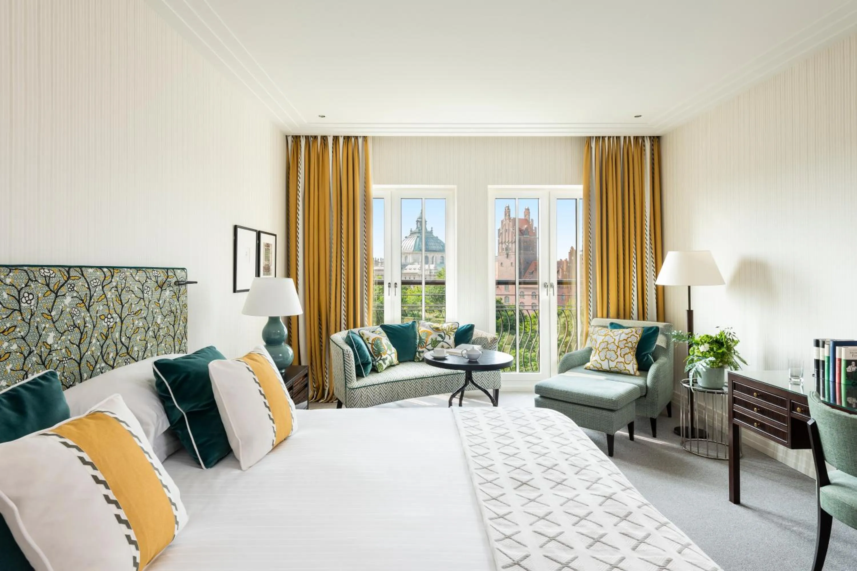 Bed in Rocco Forte The Charles Hotel