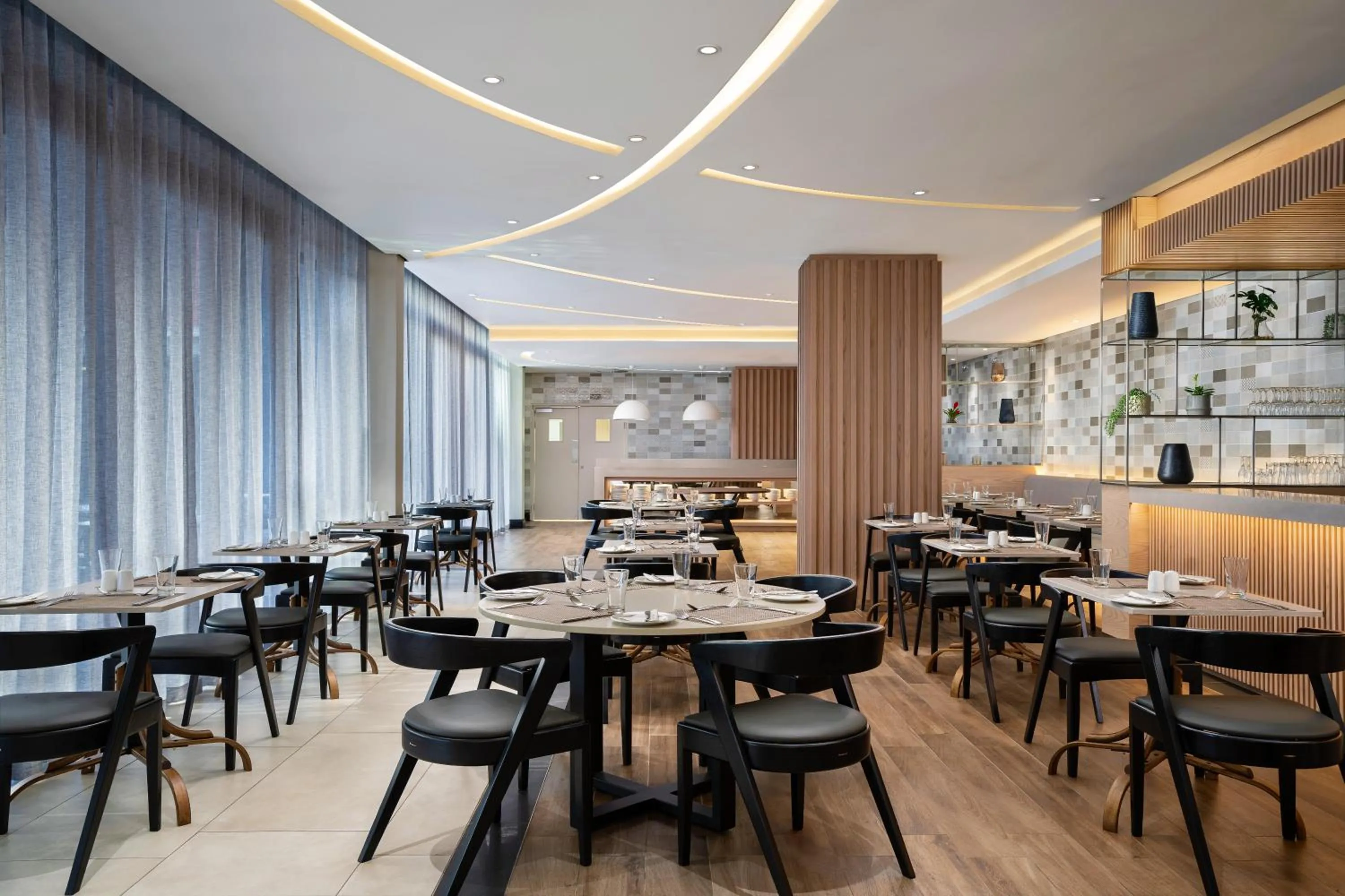 Restaurant/places to eat in Premier Splendid Inn Umhlanga