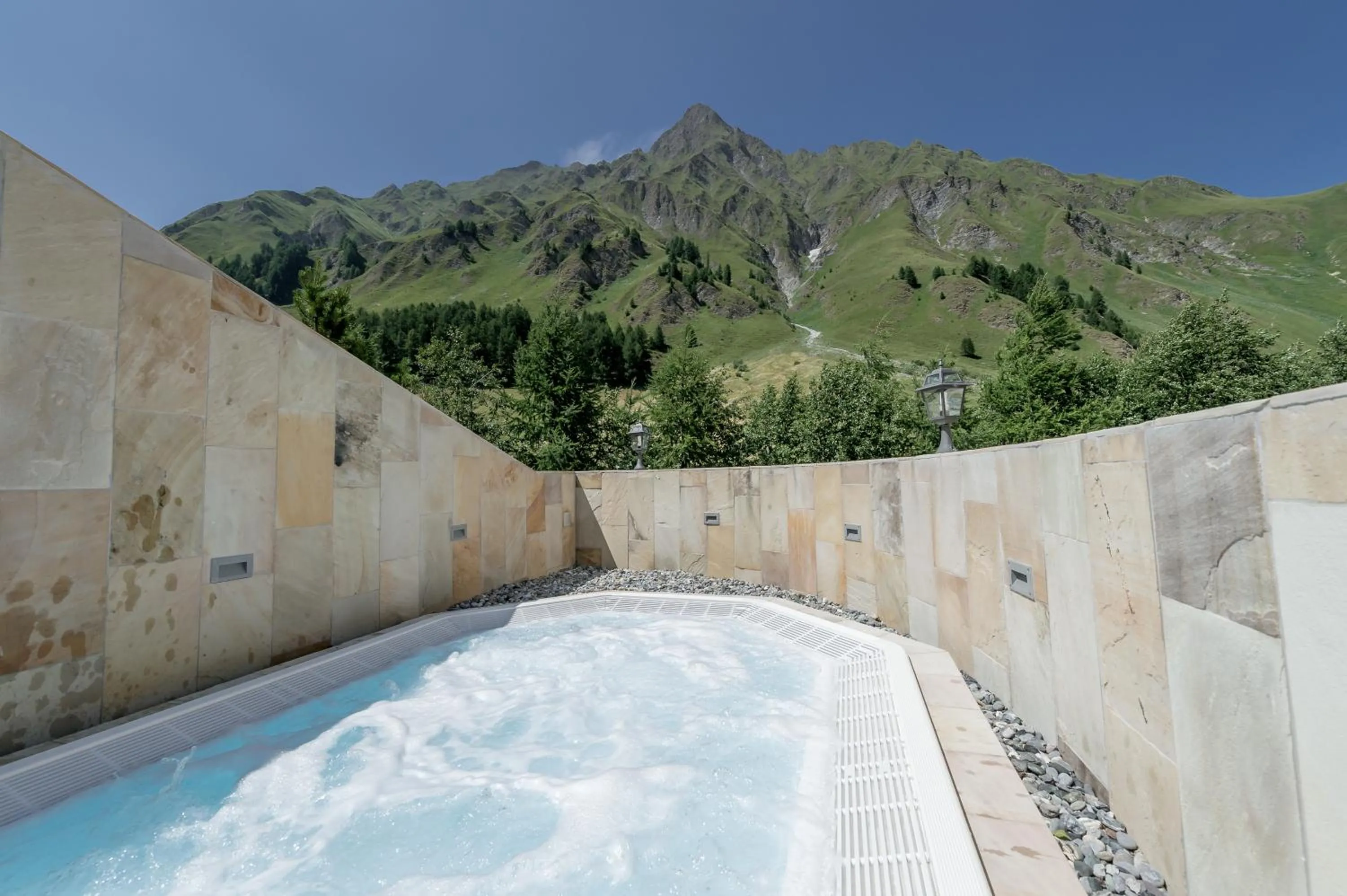 Spa and wellness centre/facilities in Relais & Châteaux Chasa Montana