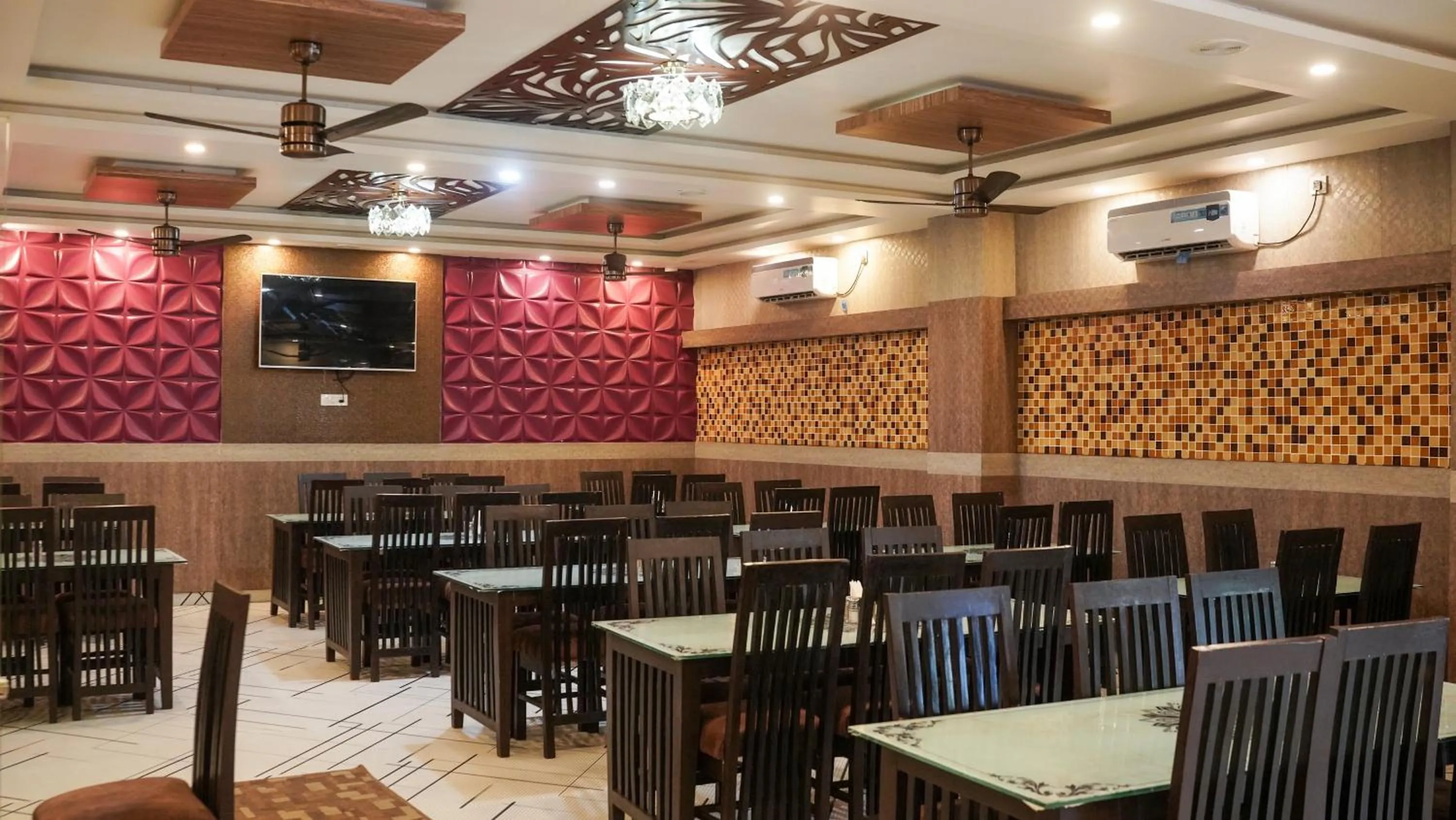 Restaurant/places to eat in Sher Bengal Beach Resort