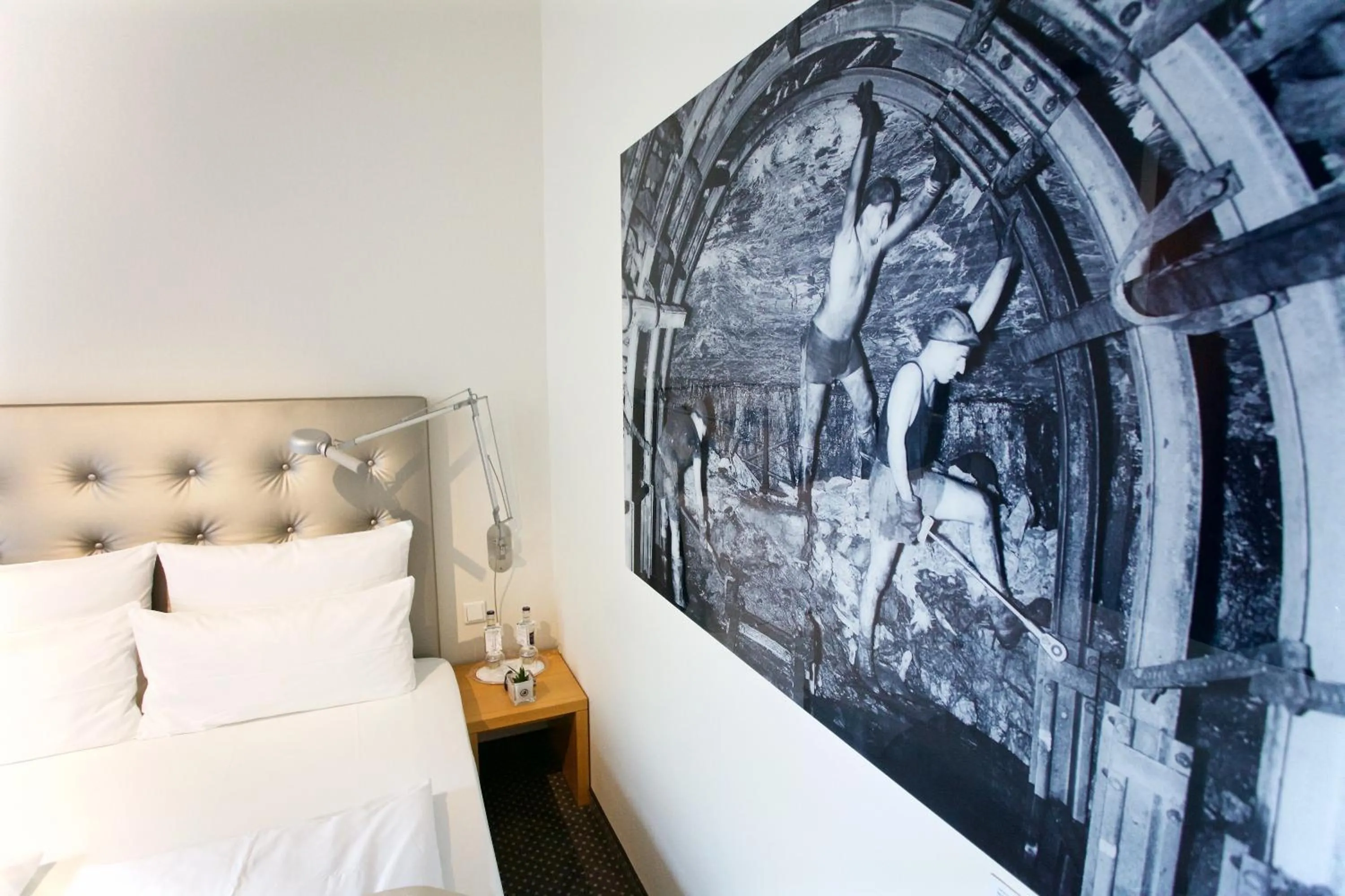 Bedroom, Bed in Hotel Maximilians