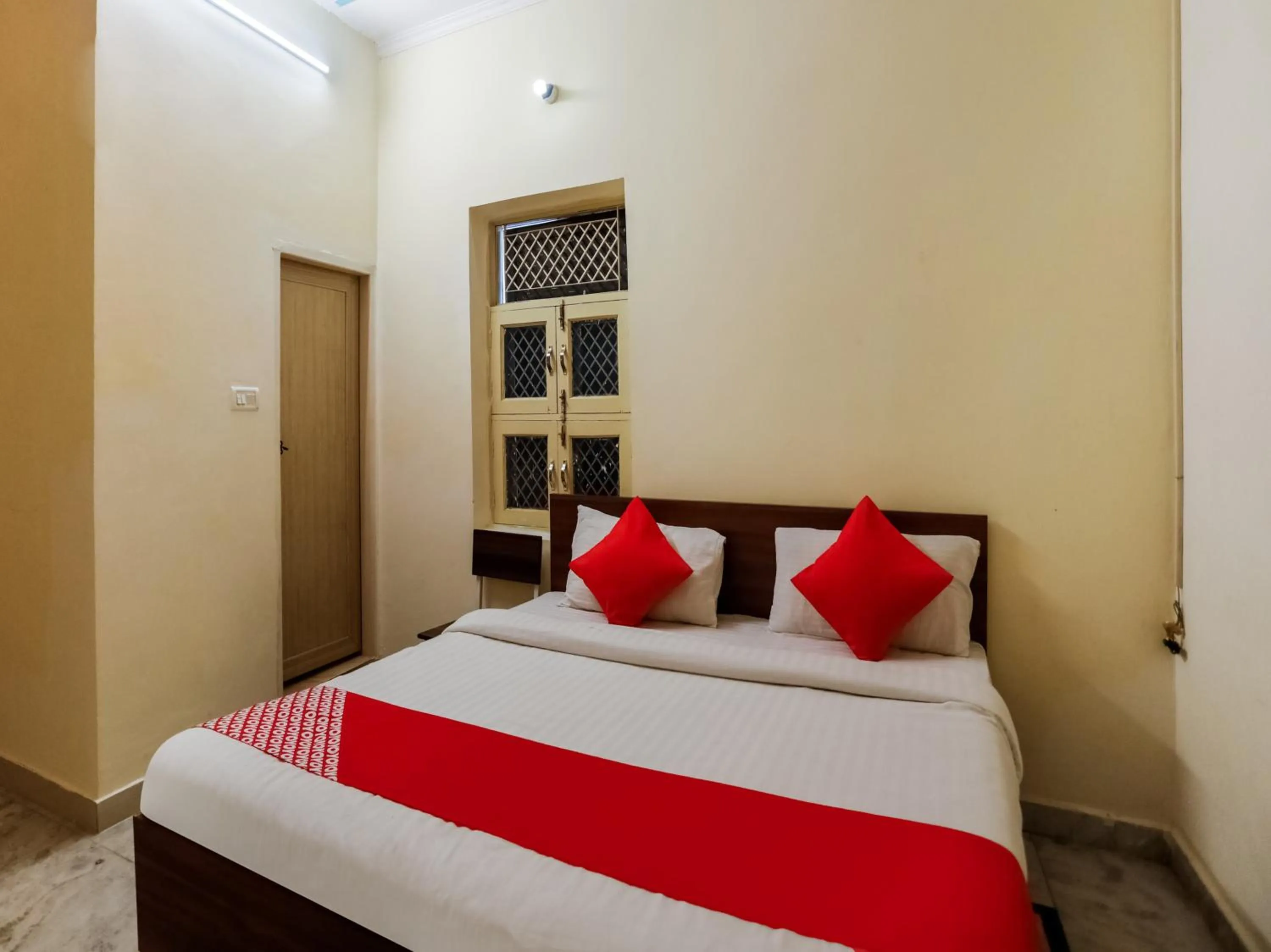 Bedroom, Bed in Bandral Residency