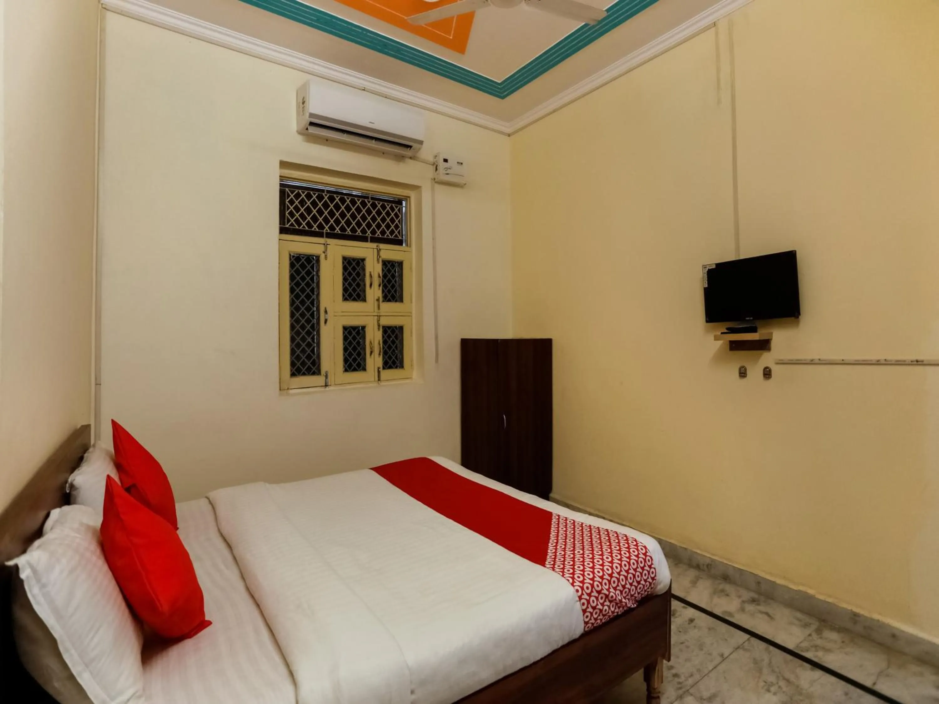 Bedroom, Bed in Bandral Residency