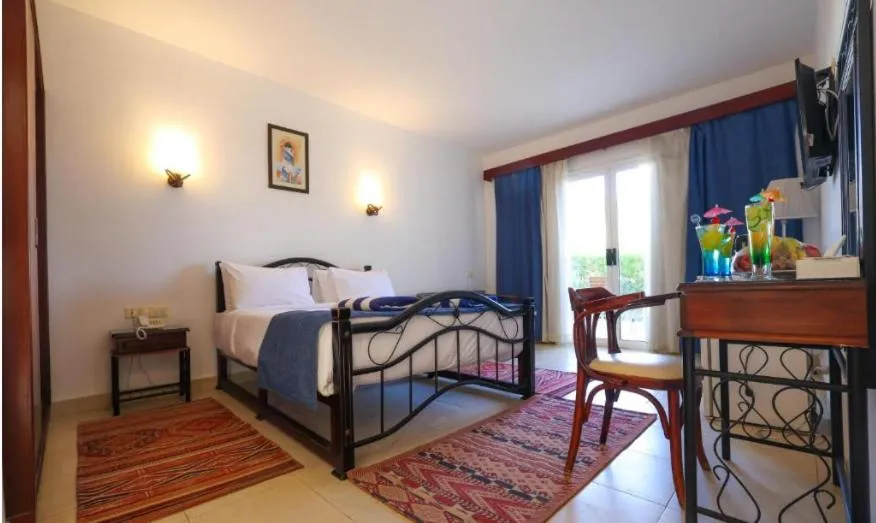 Balcony/Terrace, Bed in Marina Wadi Degla Hotel