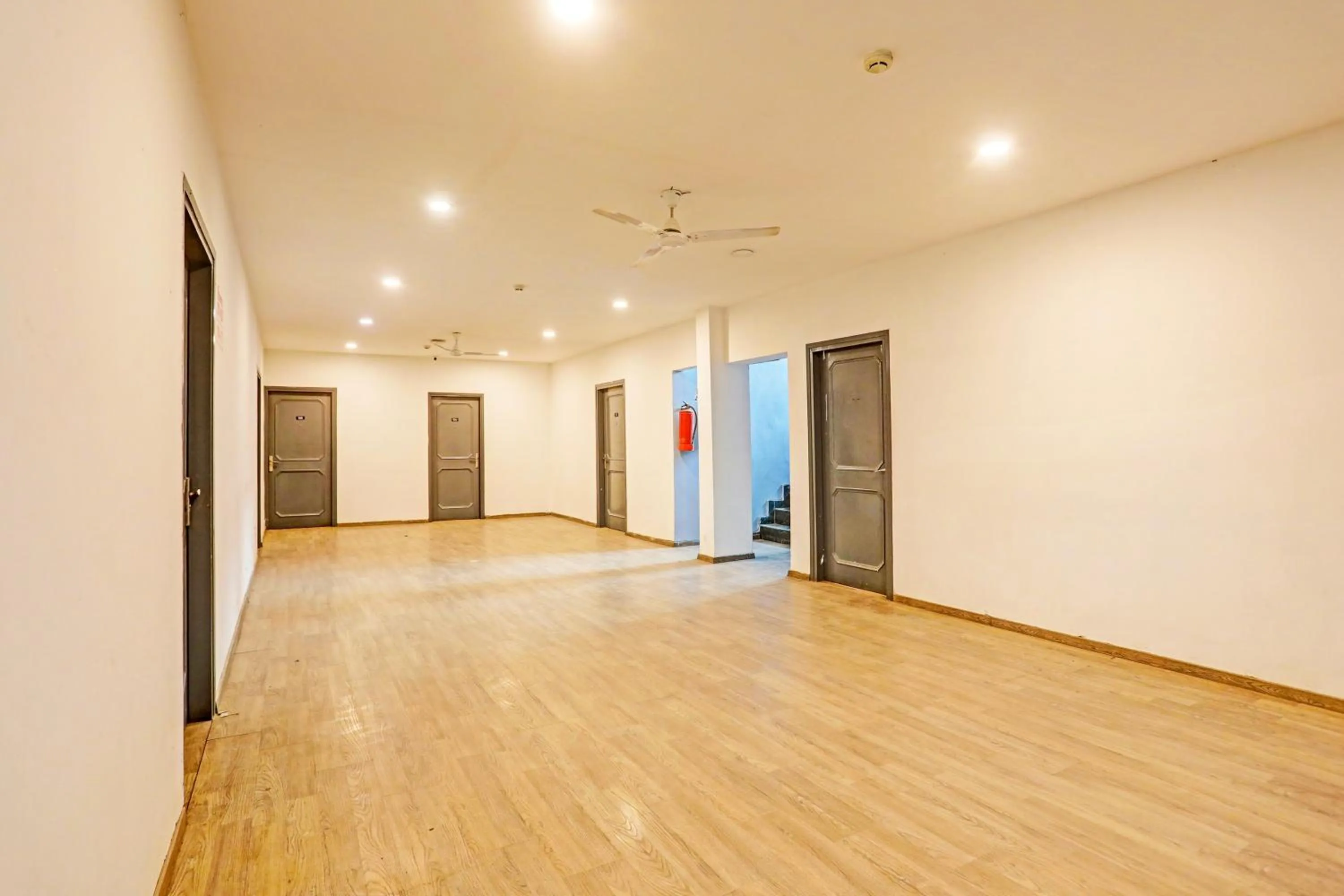 Lobby or reception in Super Townhouse Vijay Khand Gomti Nagar