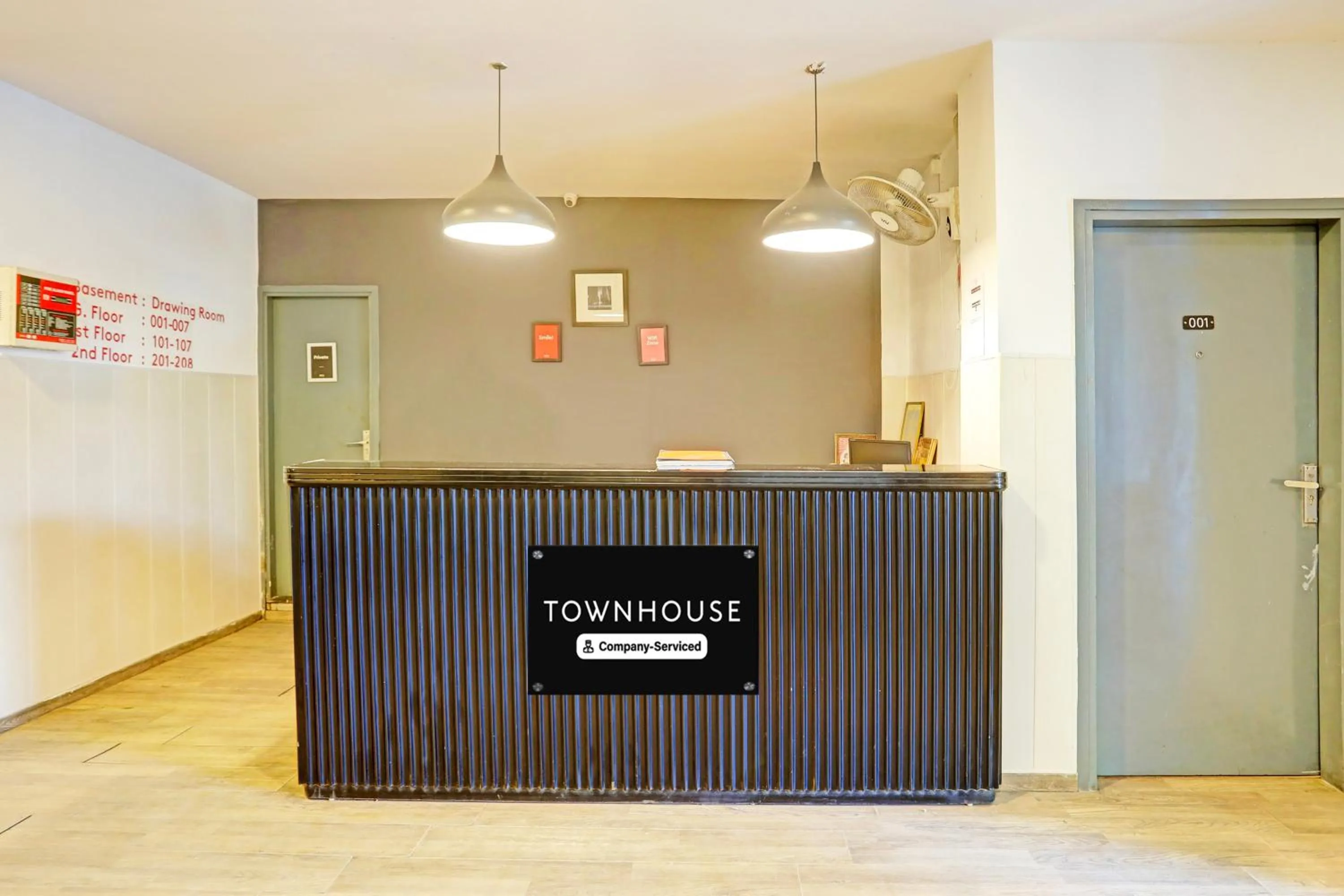 Lobby or reception in Super Townhouse Vijay Khand Gomti Nagar