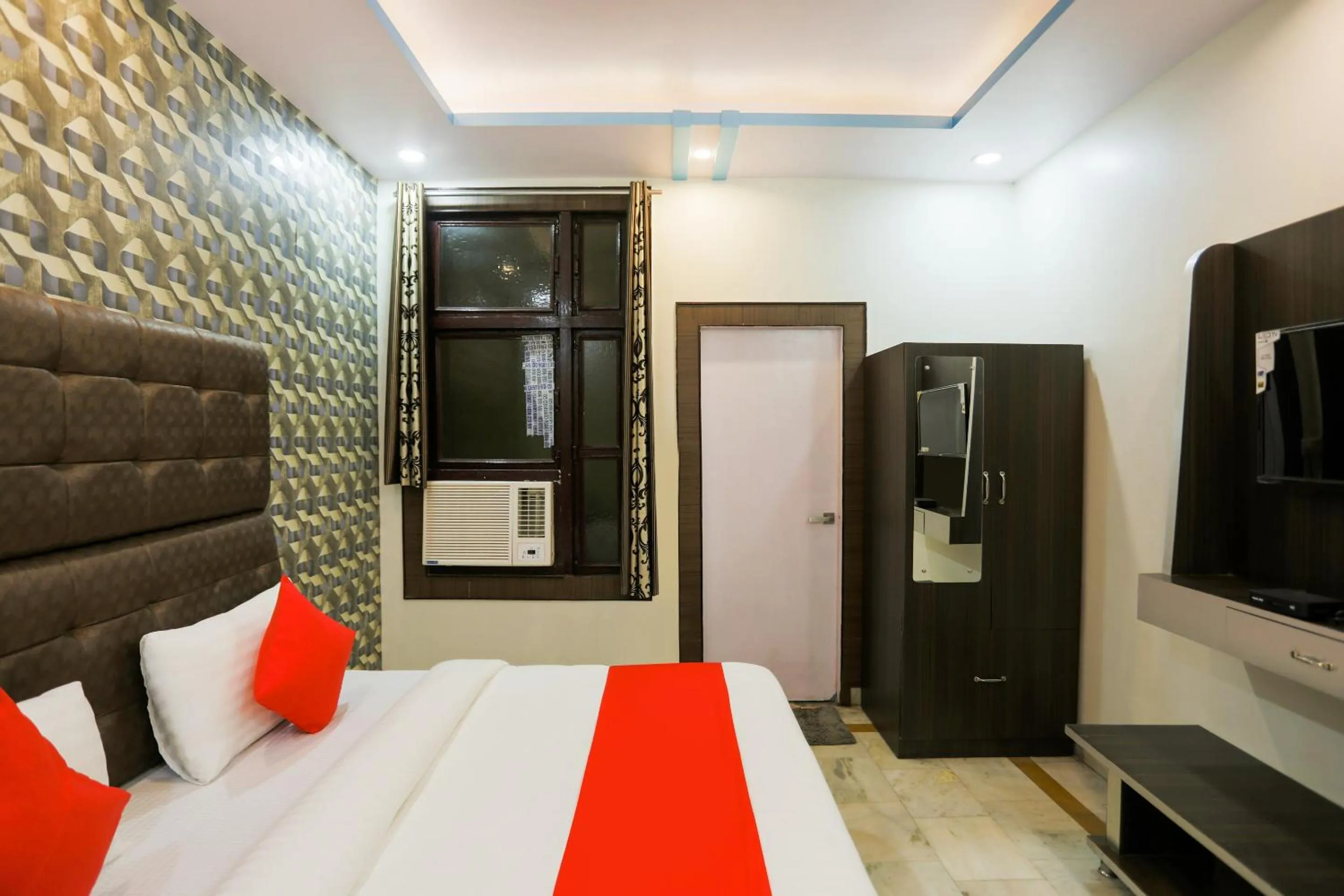 Bedroom, Bed in Super Collection O Nimisha Jail Rd