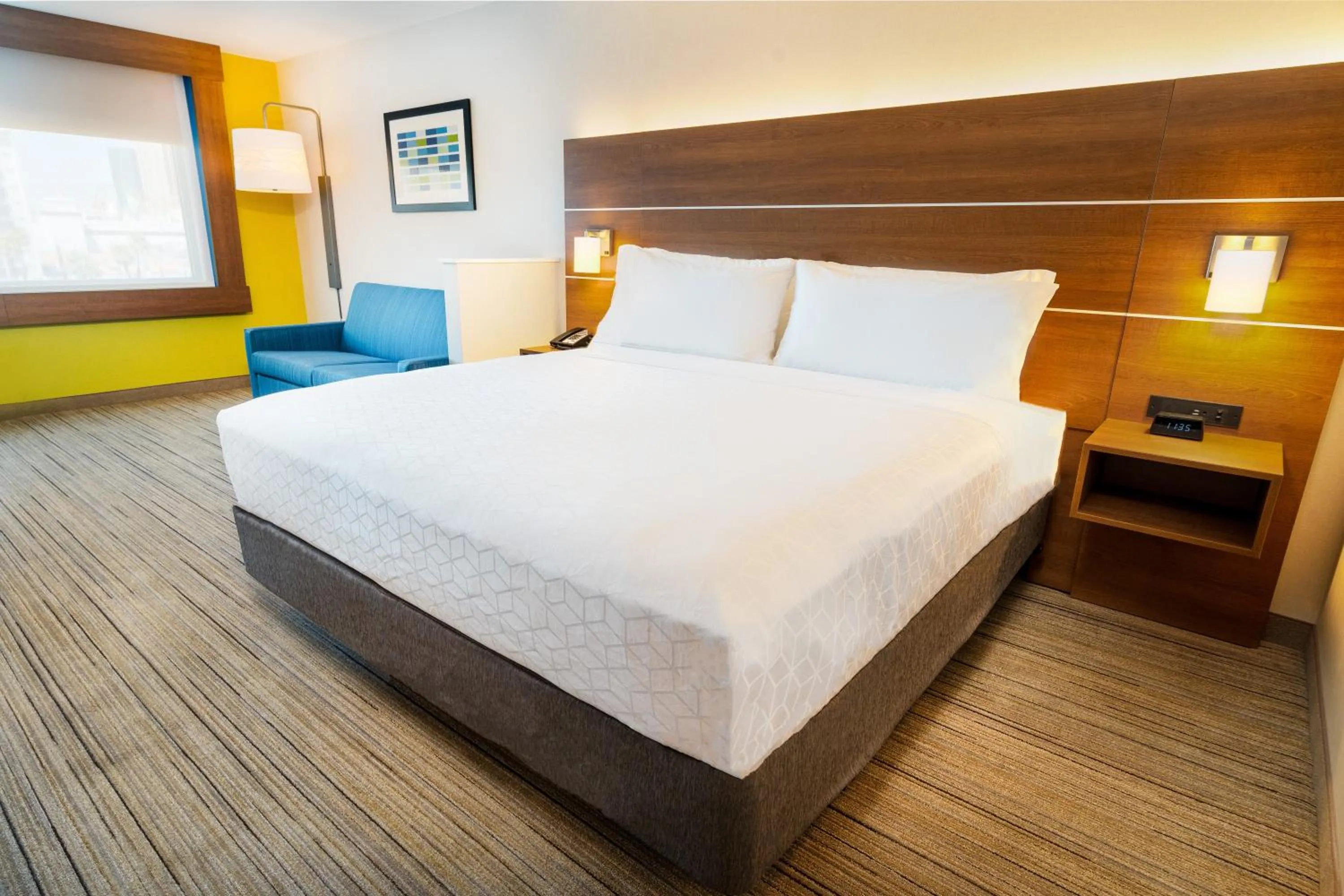 Photo of the whole room, Bed in Holiday Inn Express & Suites - Las Vegas - E Tropicana by IHG