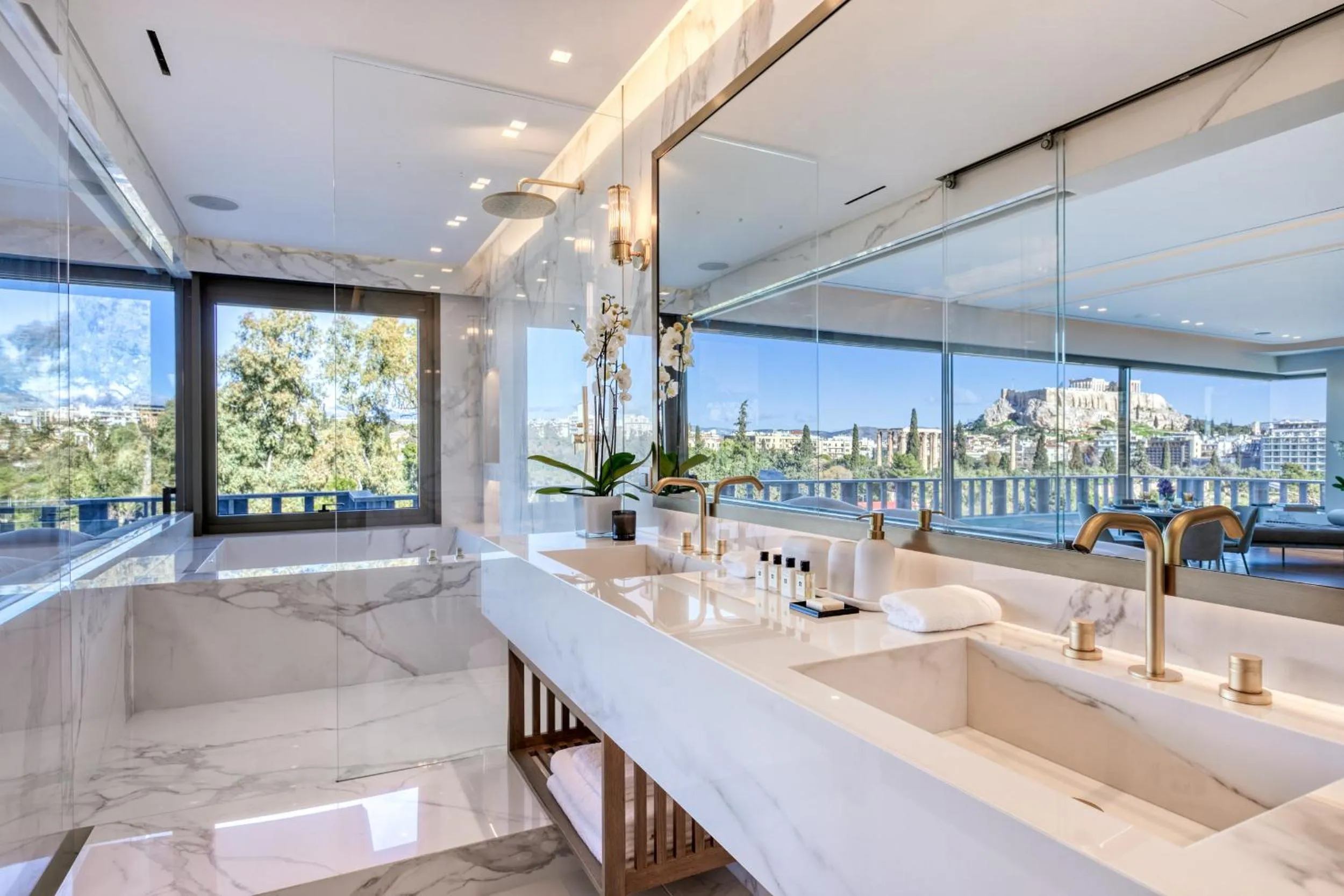 Shower in The One Acropolis