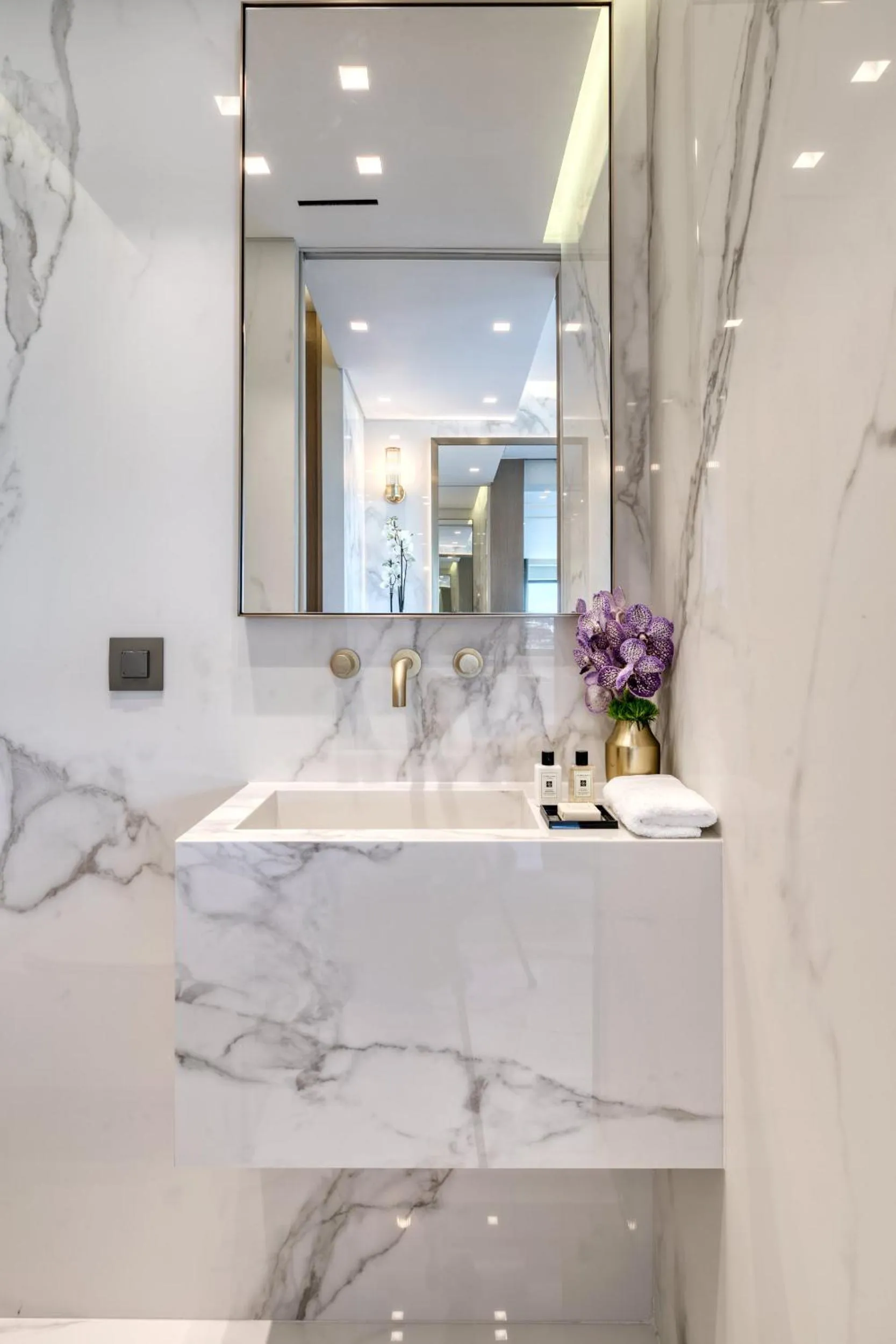 Toilet in The One Acropolis