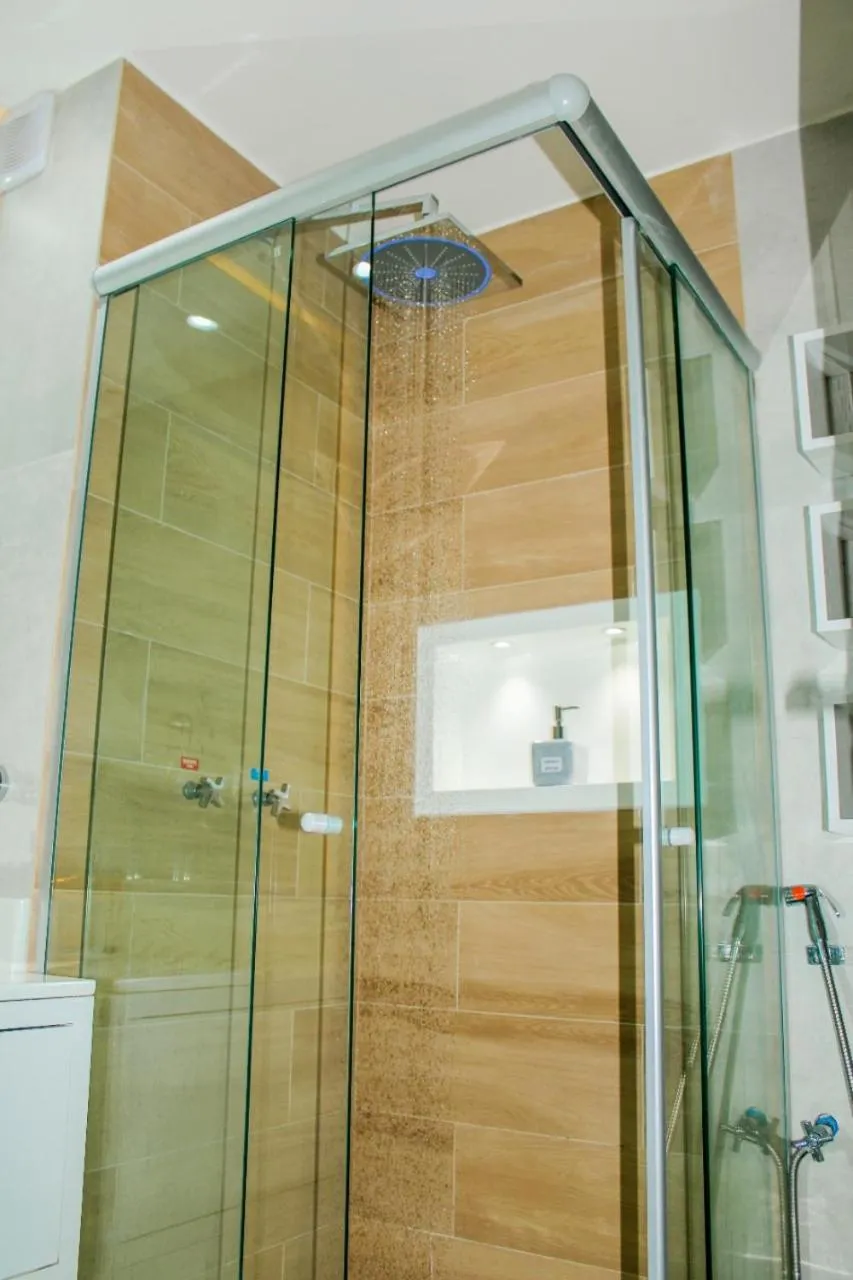 Shower in Ponta Negra Beach Flat Prime