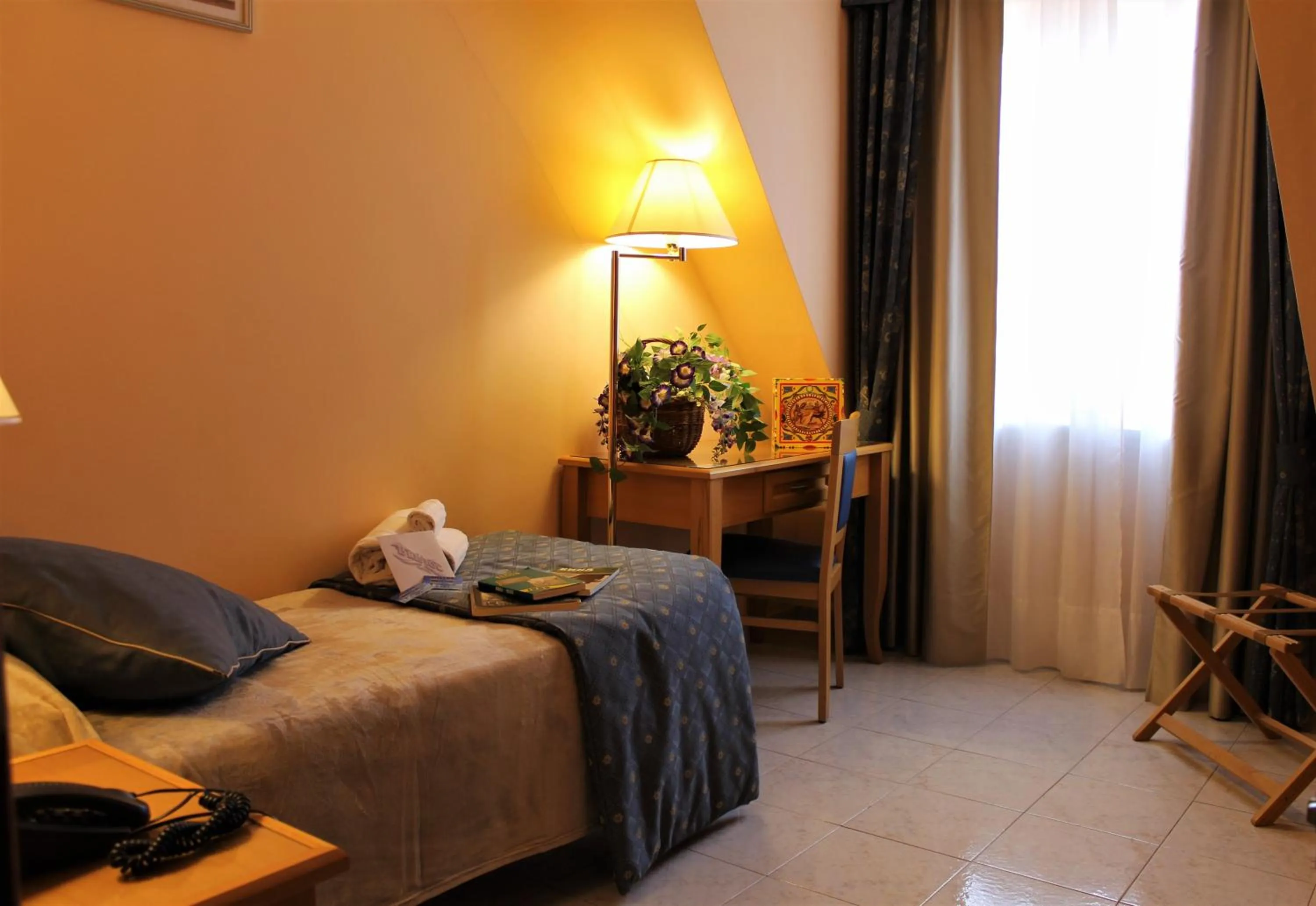 Bed in Hotel Bristol