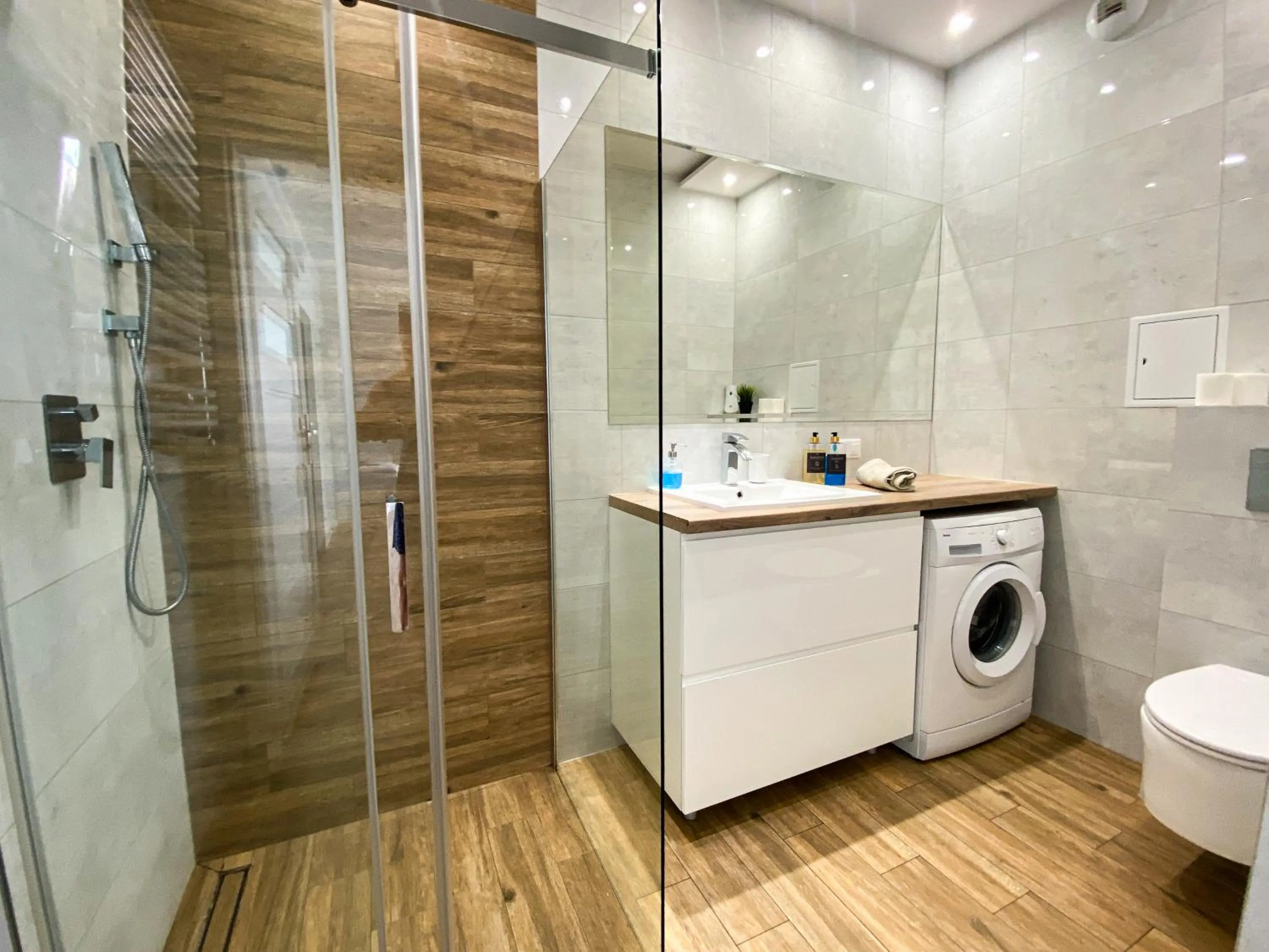 Shower in BP I Premium