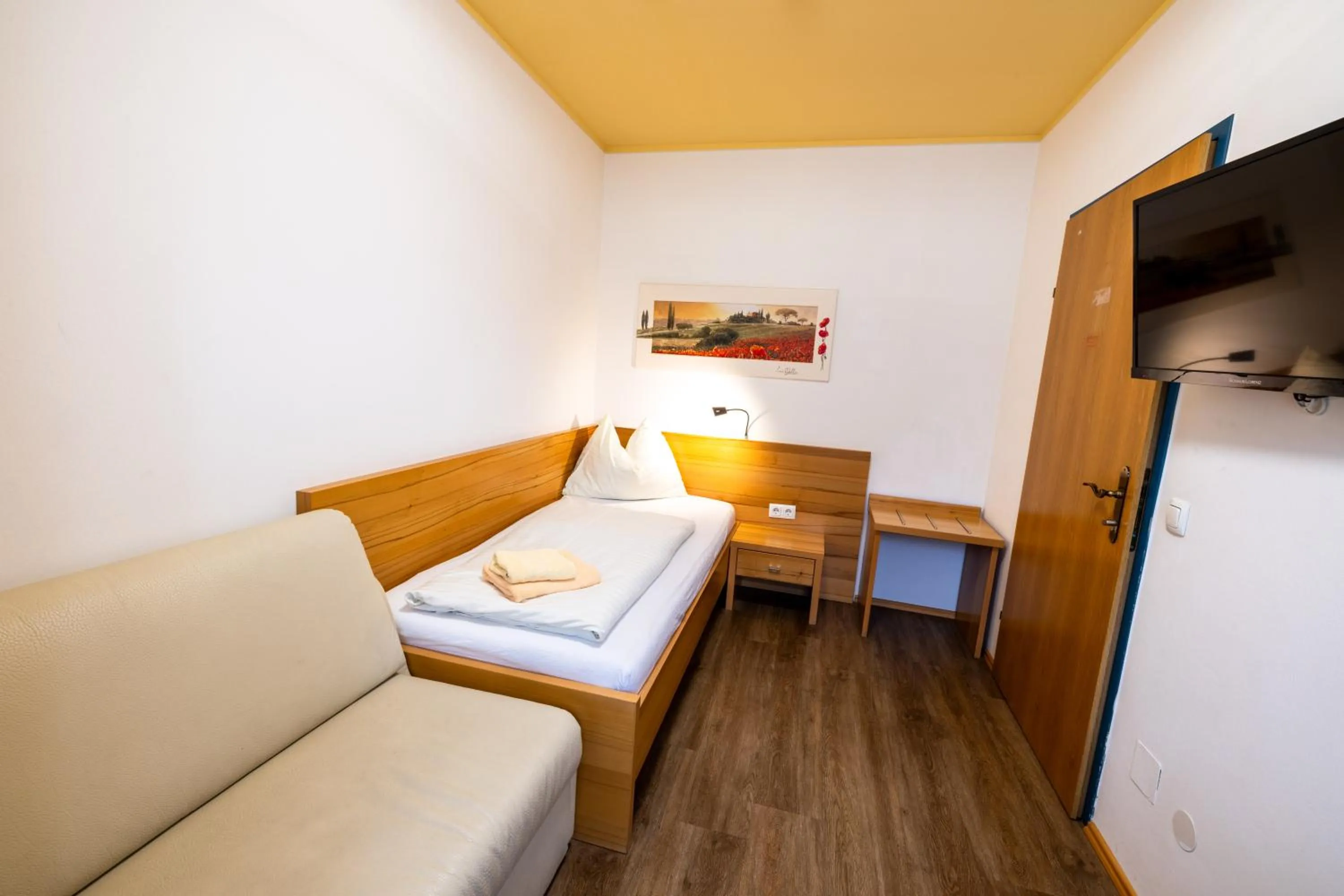 Photo of the whole room, Bed in Egidiwirt Murau