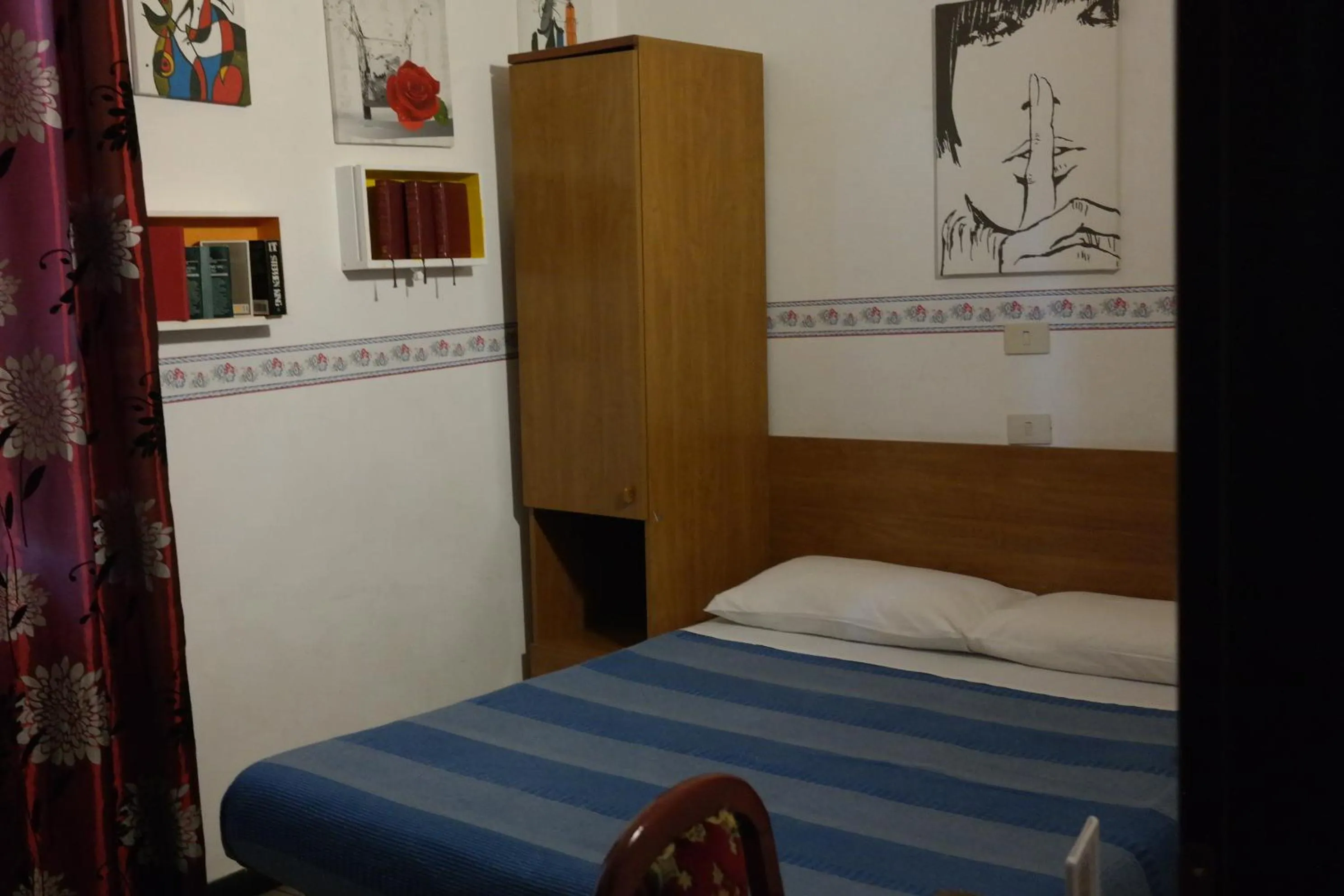 Photo of the whole room, Bed in Hotel Houston Livorno - Struttura Esclusivamente Turistica - Not for Business or Workers