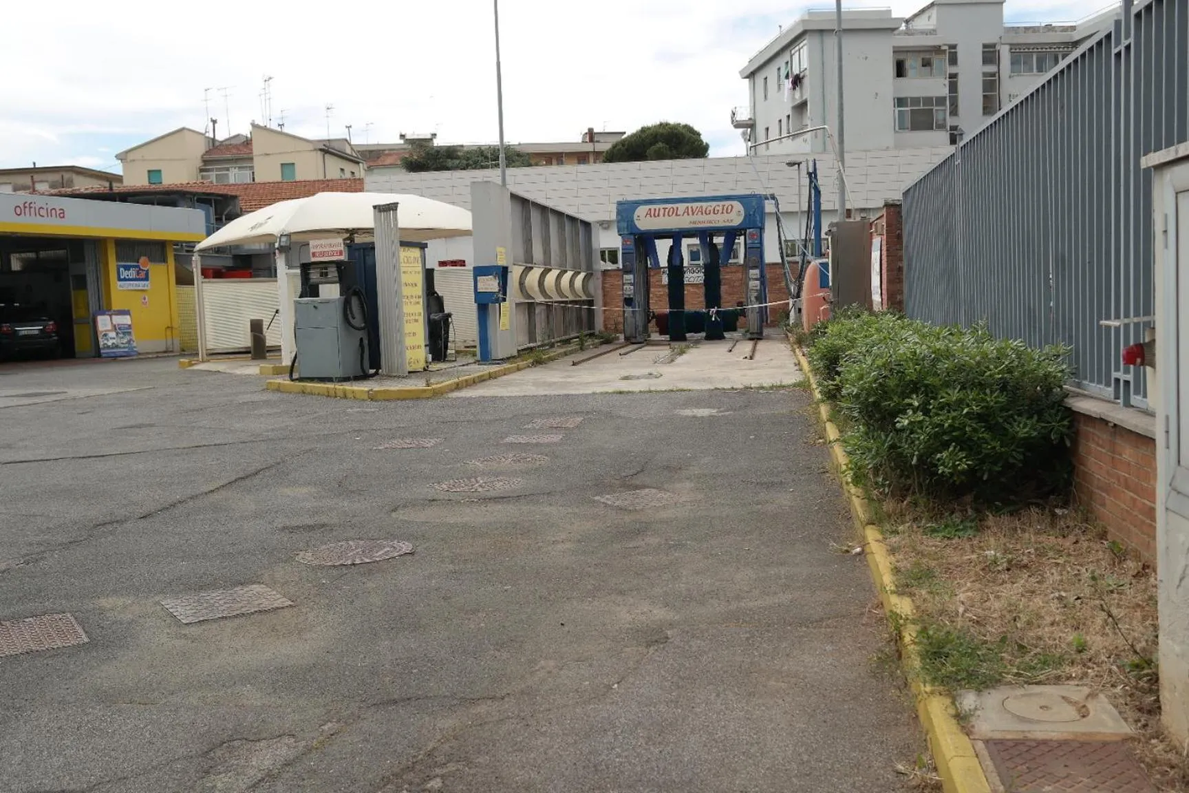 Property building in Hotel Houston Livorno - Struttura Esclusivamente Turistica - Not for Business or Workers