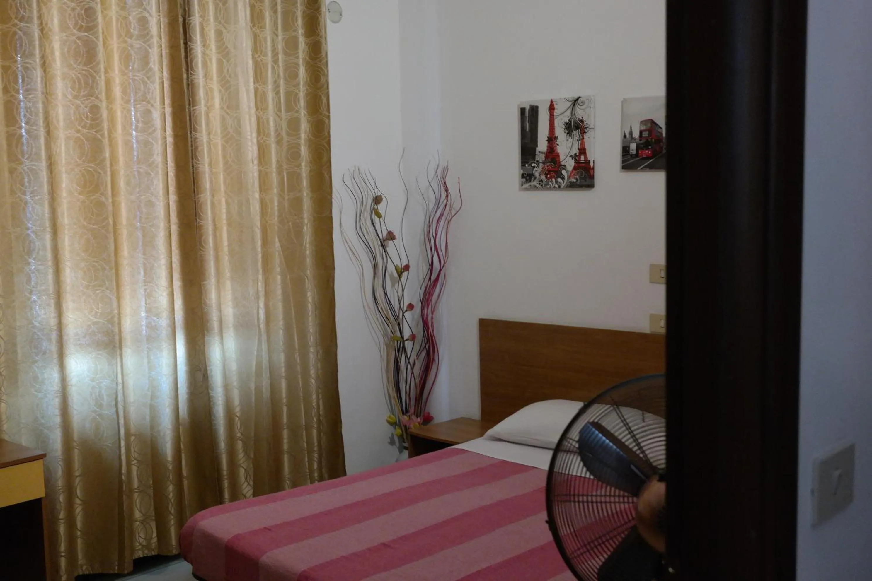 Photo of the whole room, Bed in Hotel Houston Livorno - Struttura Esclusivamente Turistica - Not for Business or Workers