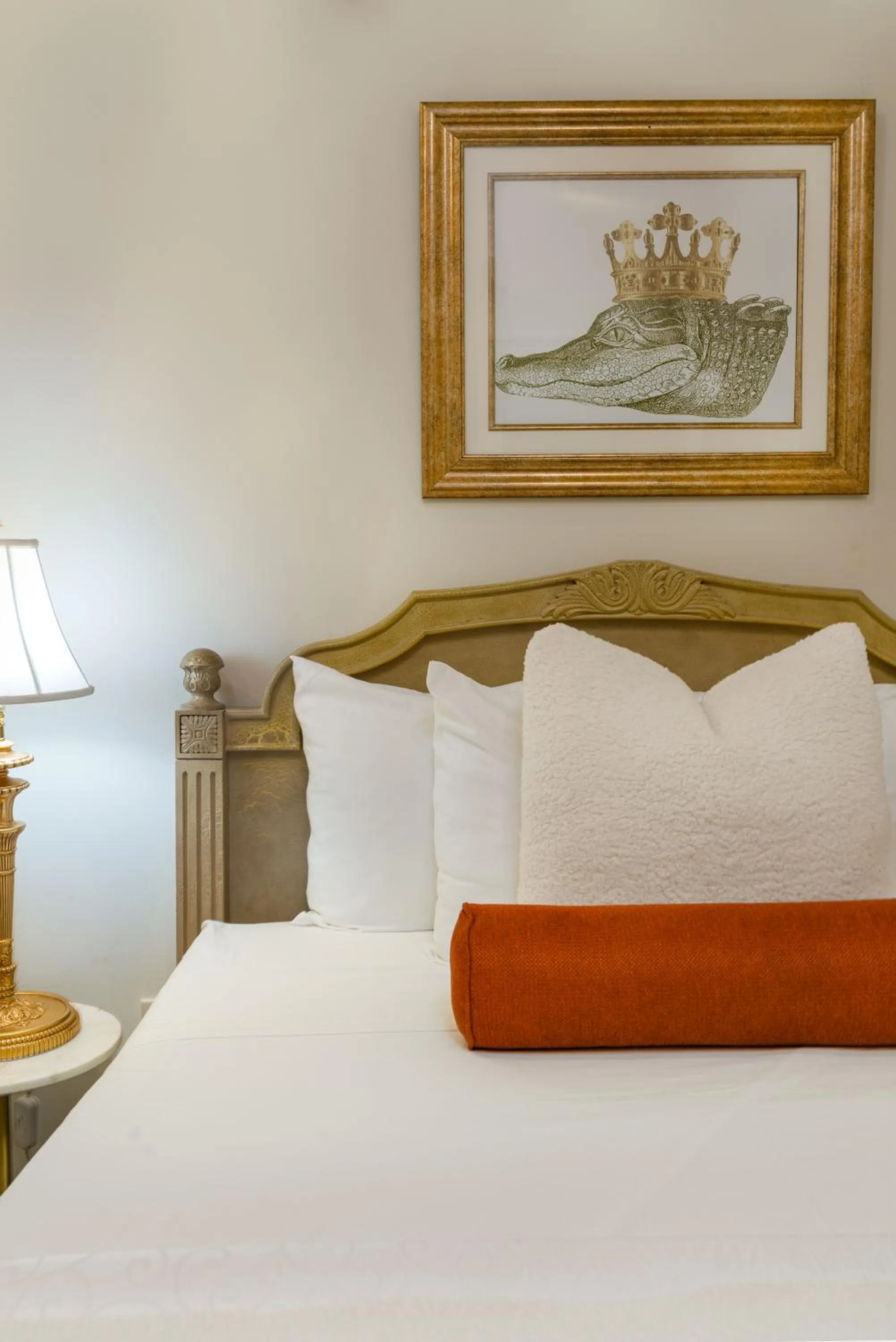 Bed in The Alexandre