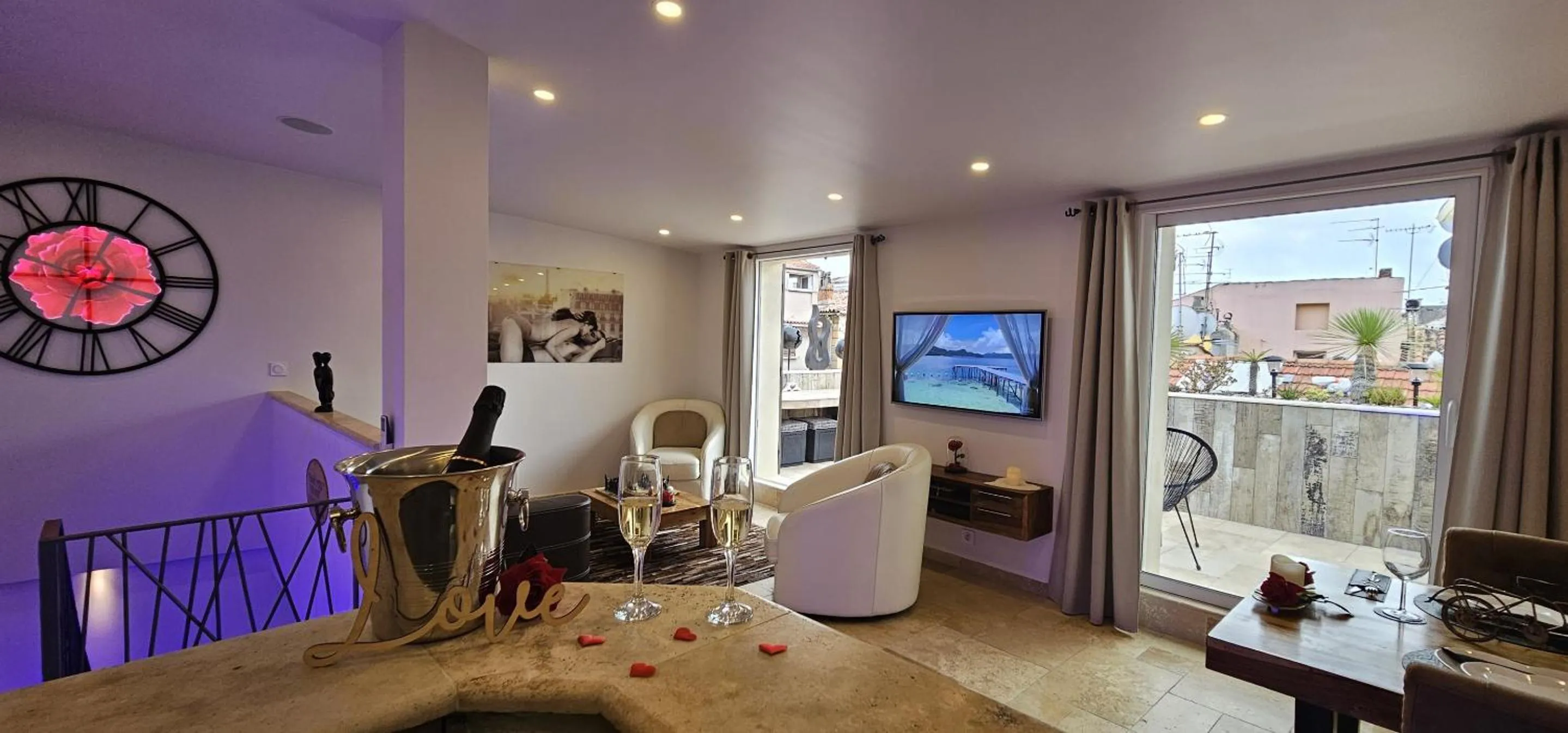 Living room in Loveroom La Garçonn'Hyères