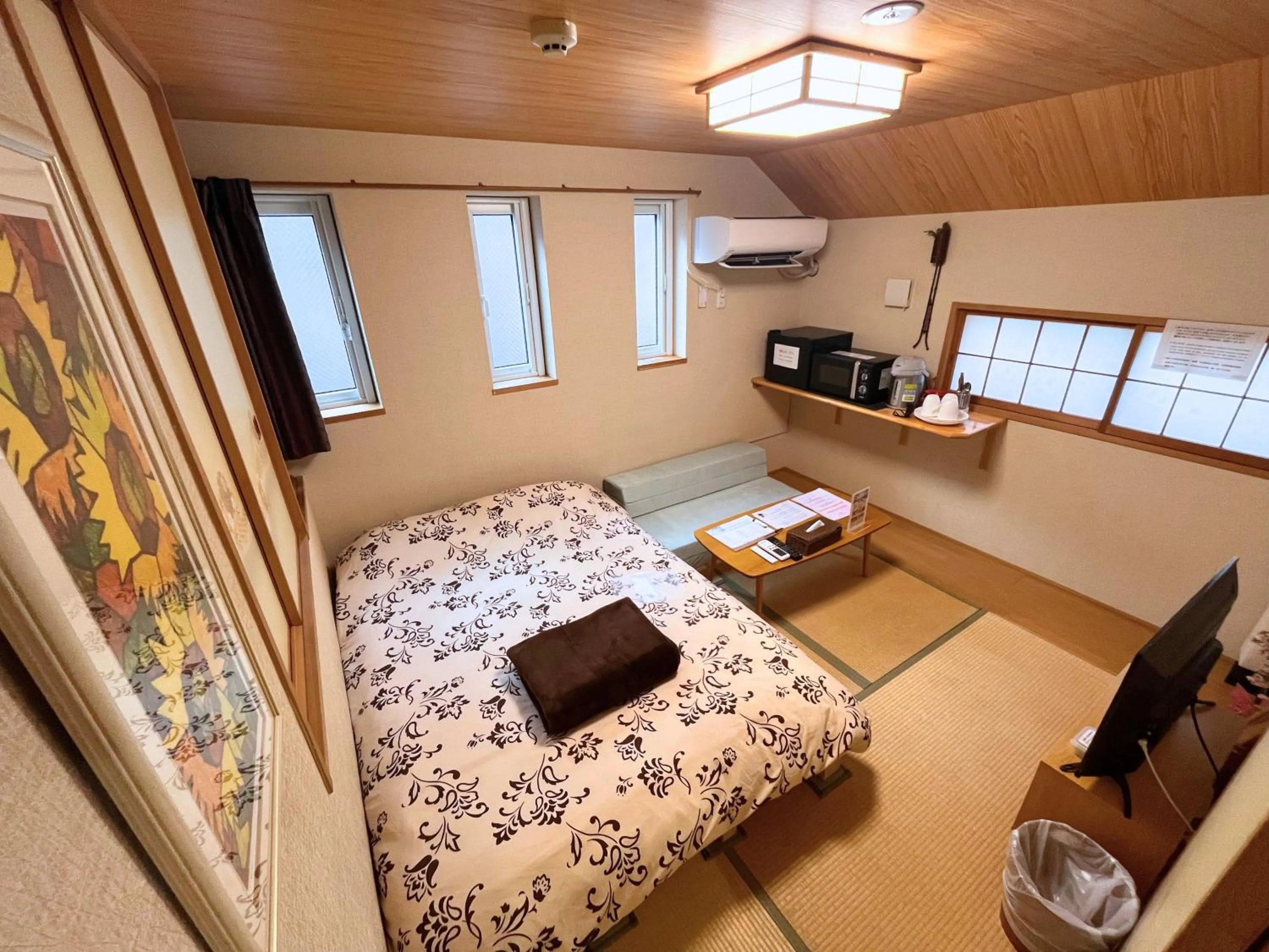 Bed in Hotel EL Shinjuku 6