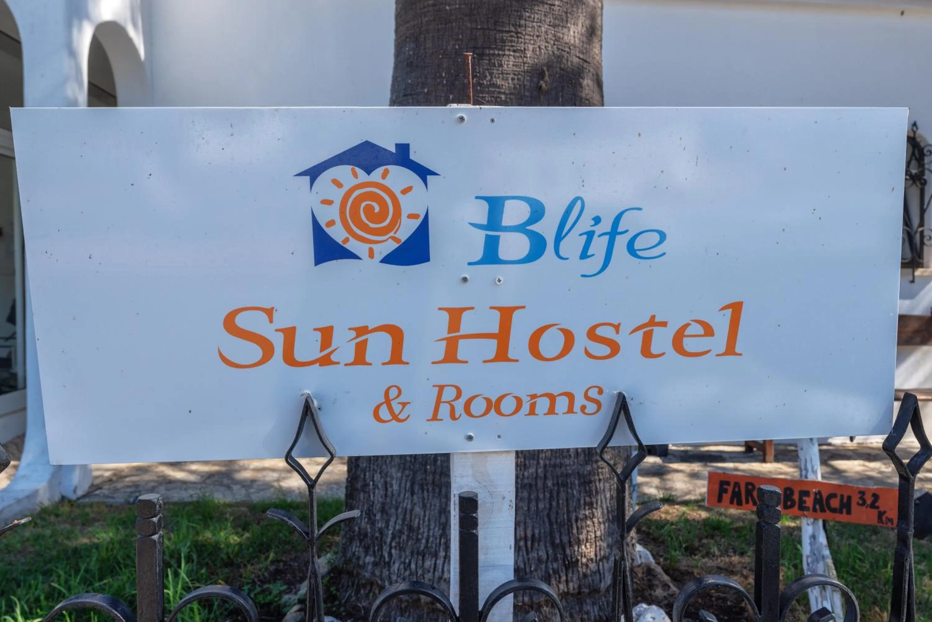 Blife Sun Hostel & Rooms
