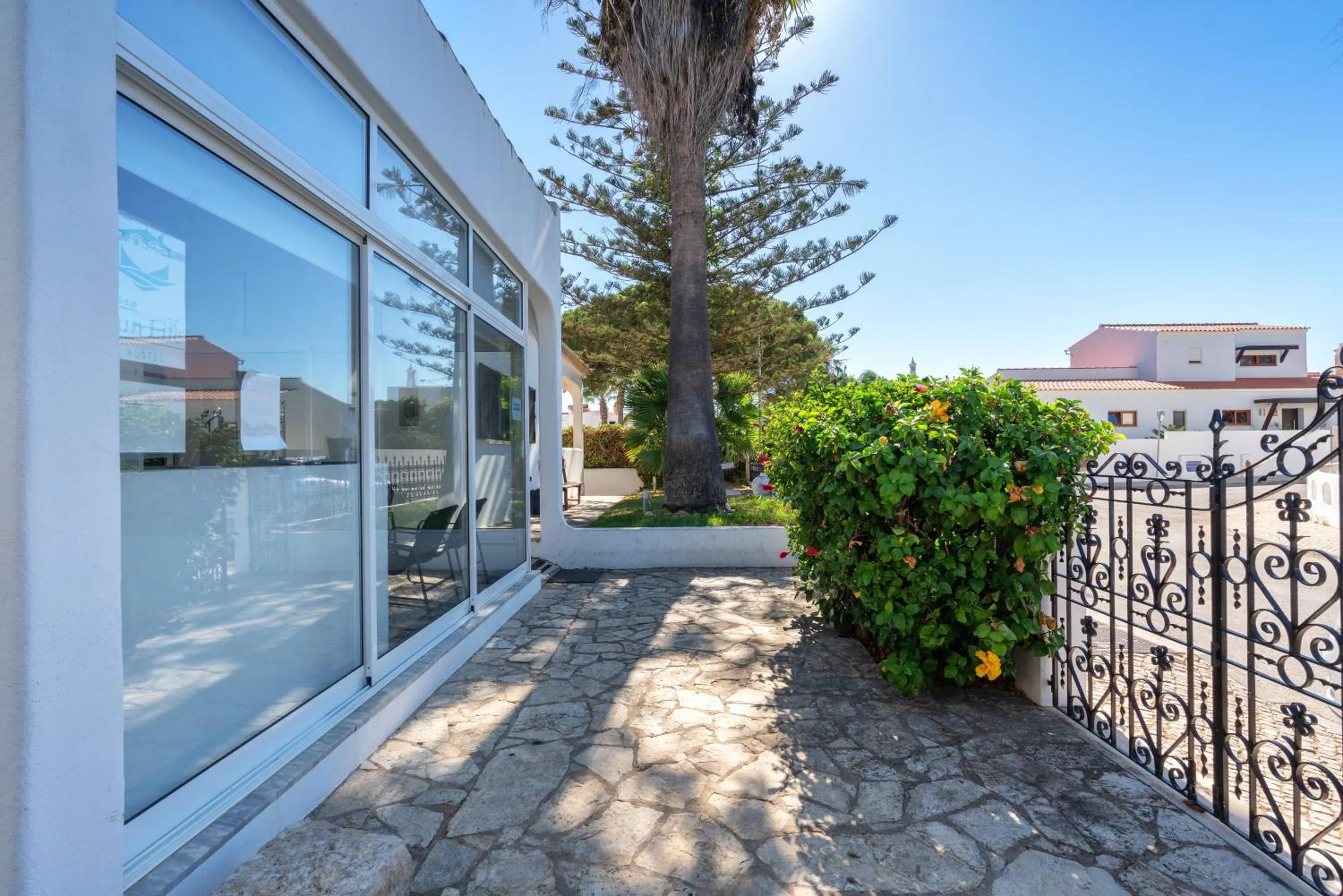 Blife Sun Hostel & Rooms