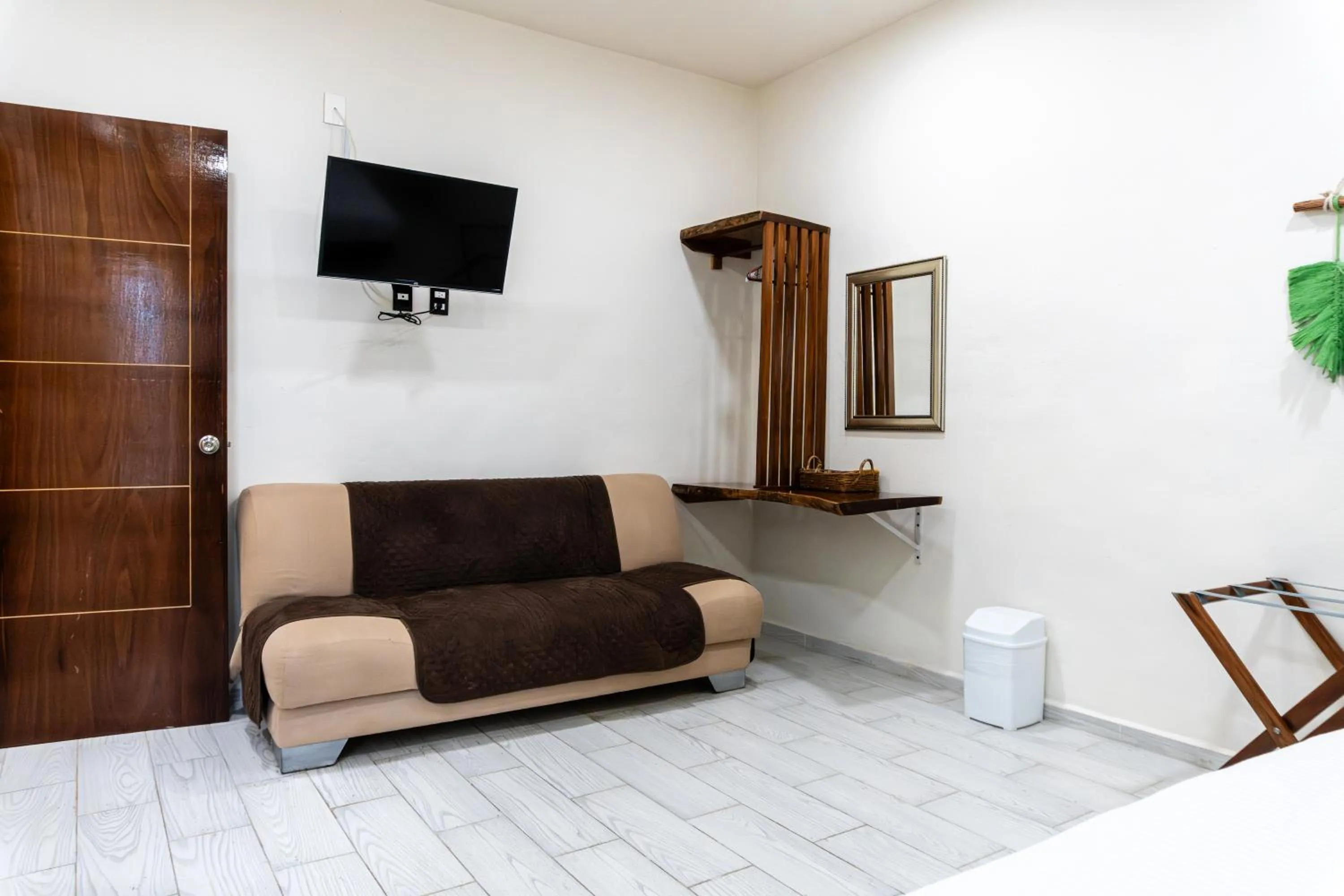 Communal lounge/ TV room in Hotel Brisas Bacalar