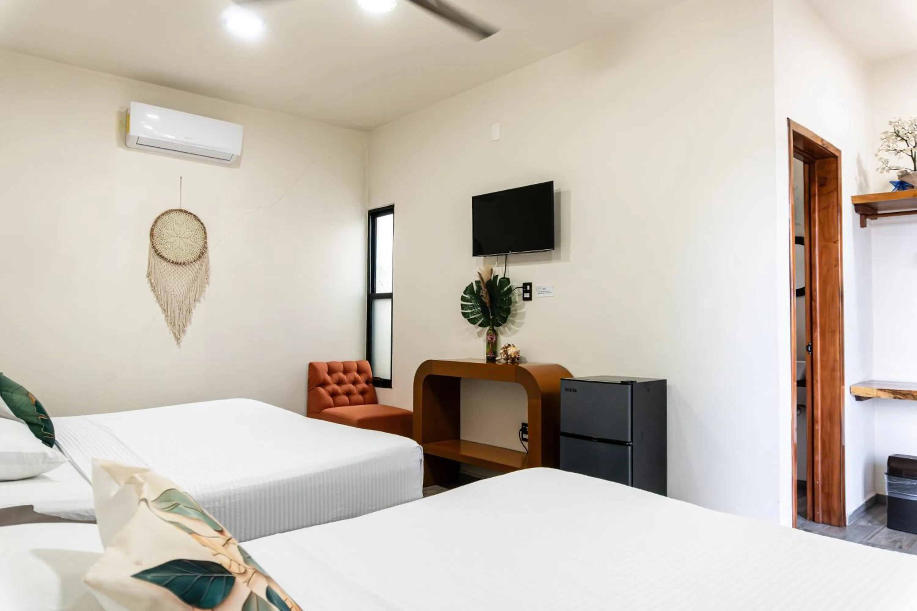 Photo of the whole room in Hotel Brisas Bacalar