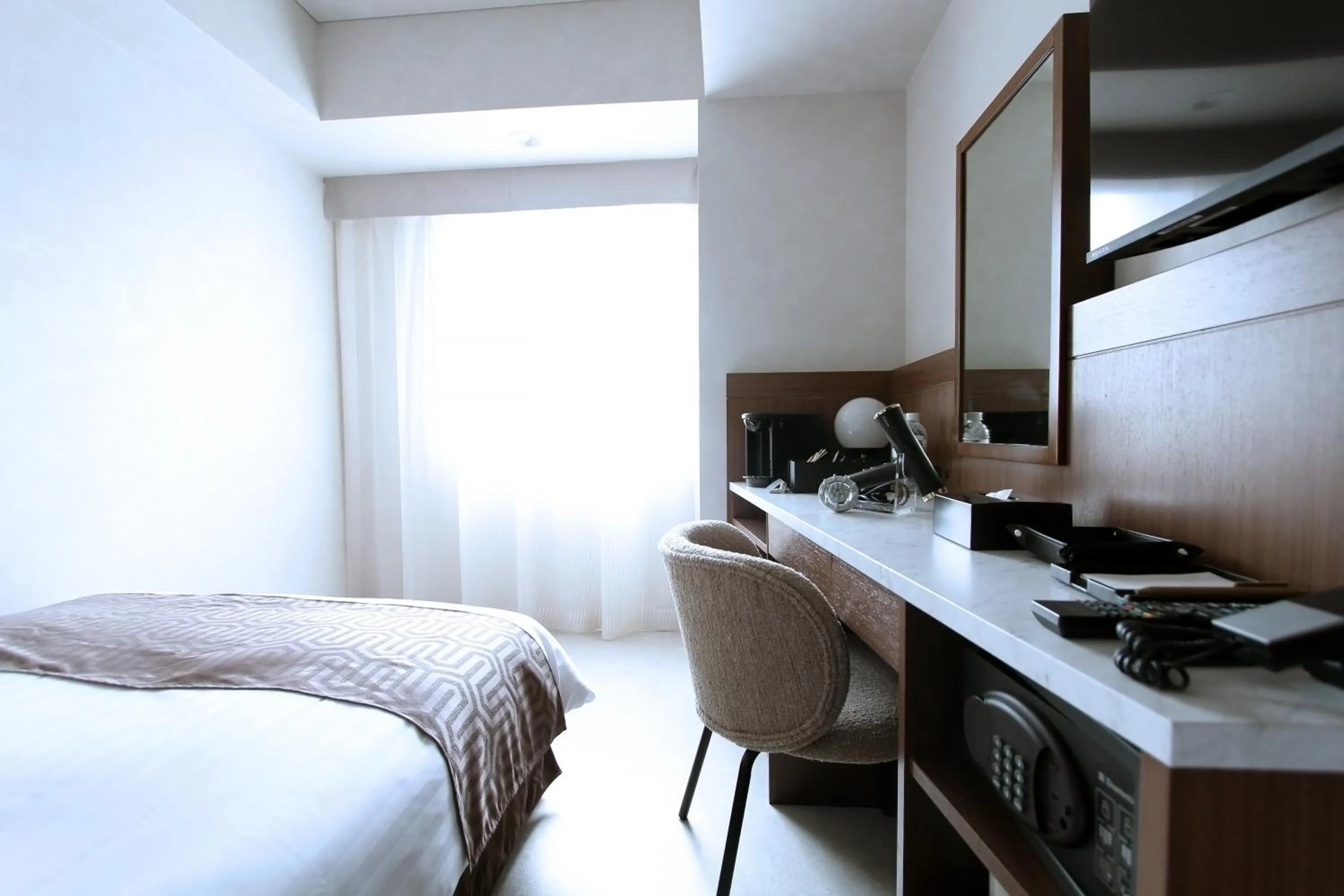 Photo of the whole room, Bed in KOKO HOTEL Ginza-1chome