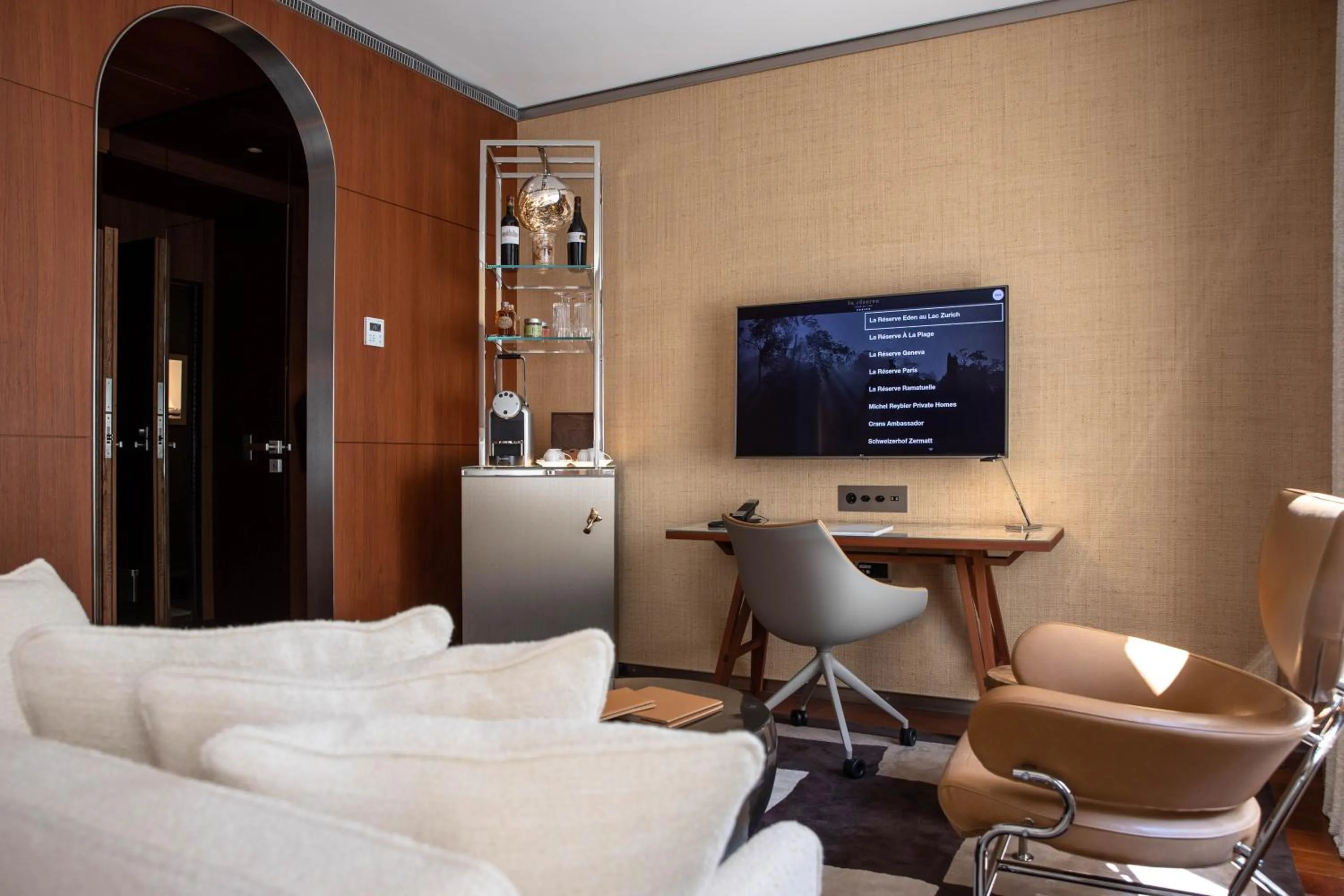 TV and multimedia in La Réserve Eden au Lac Zurich