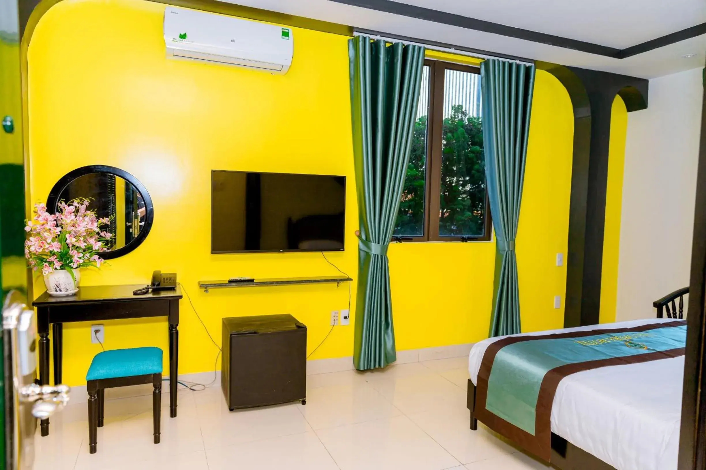 Deluxe Double Room in The Opera Hotel Hải Phòng Deluxe Double Room in The Opera Hotel Hải Phòng