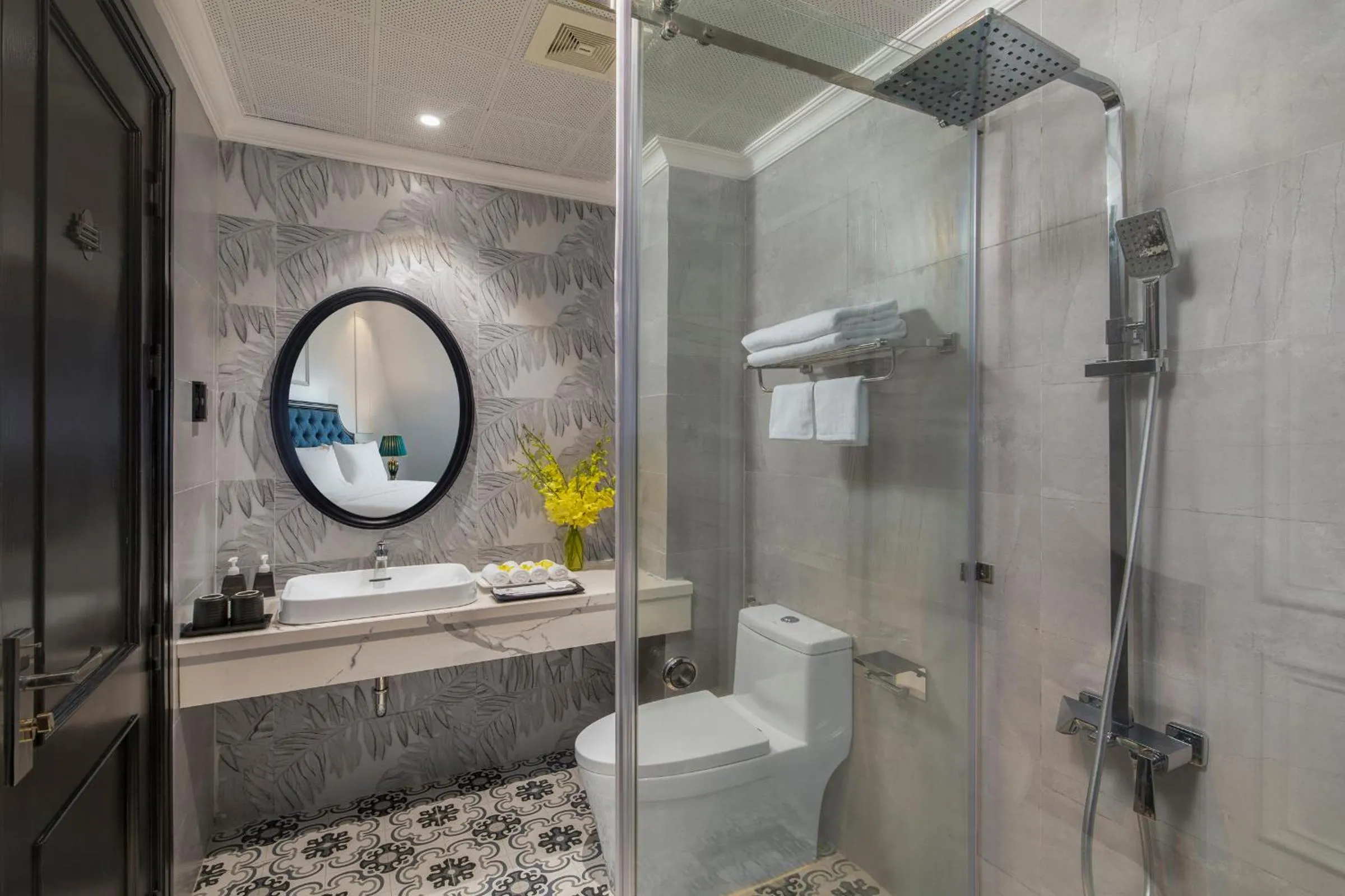 Restaurant/places to eat in Ha Long Essence Hotel