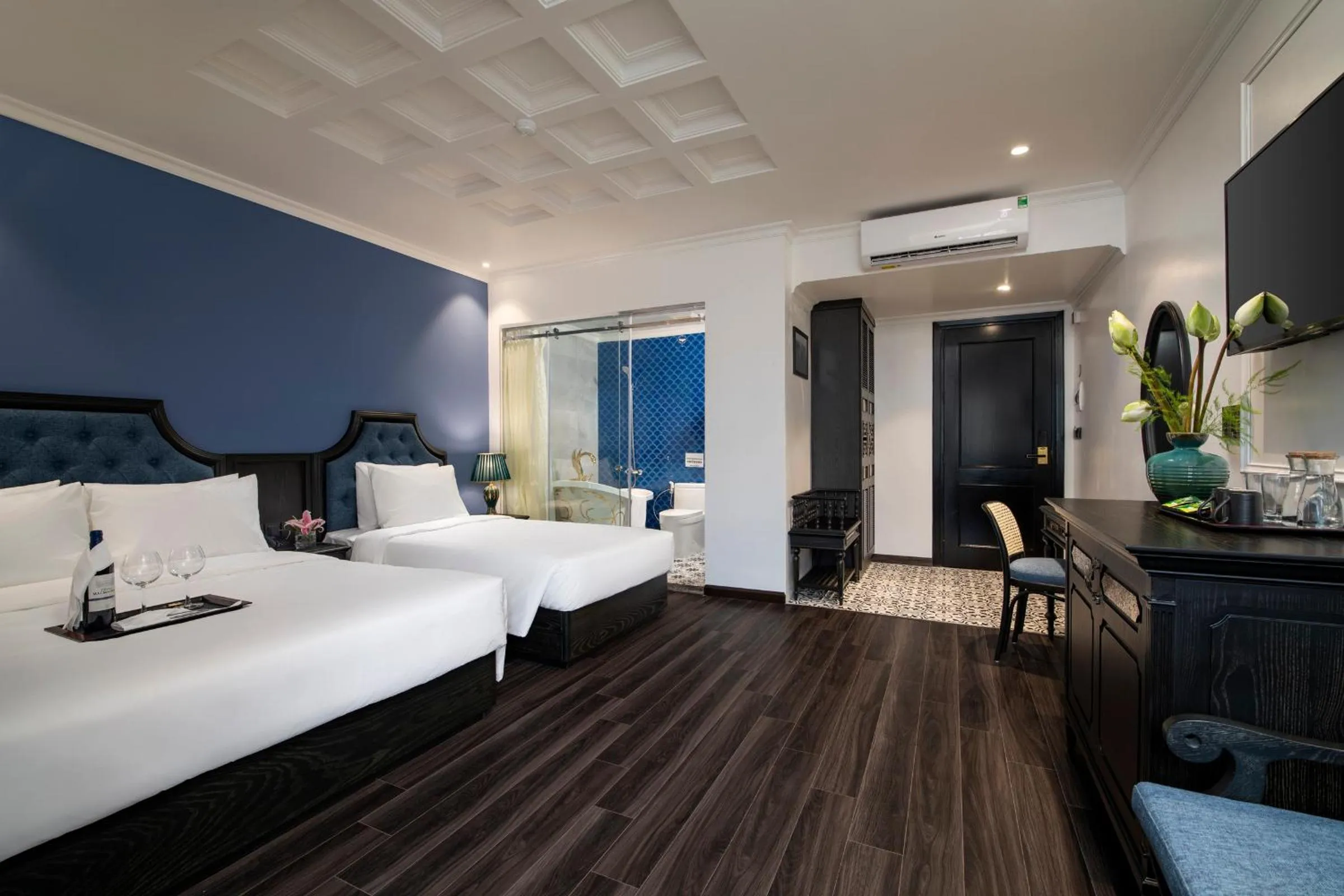 Bedroom, Bed in Ha Long Essence Hotel