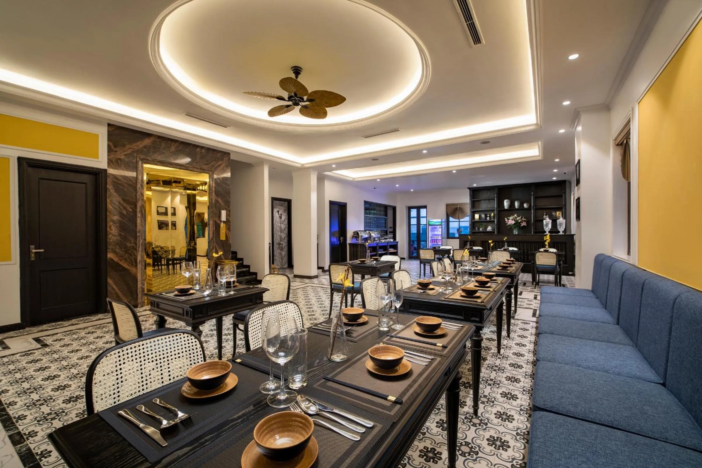 Restaurant/places to eat in Ha Long Essence Hotel