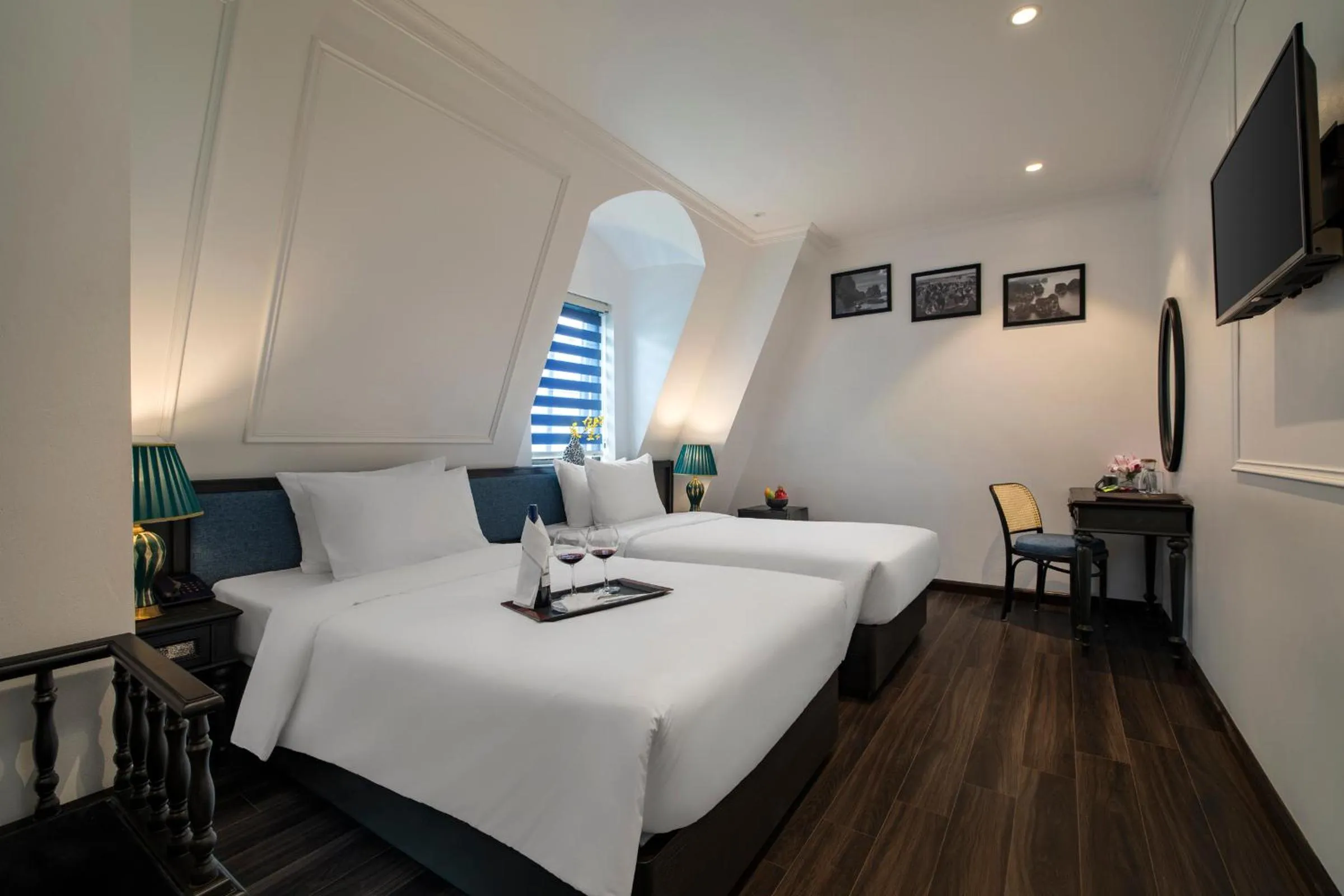 Breakfast, Bed in Ha Long Essence Hotel