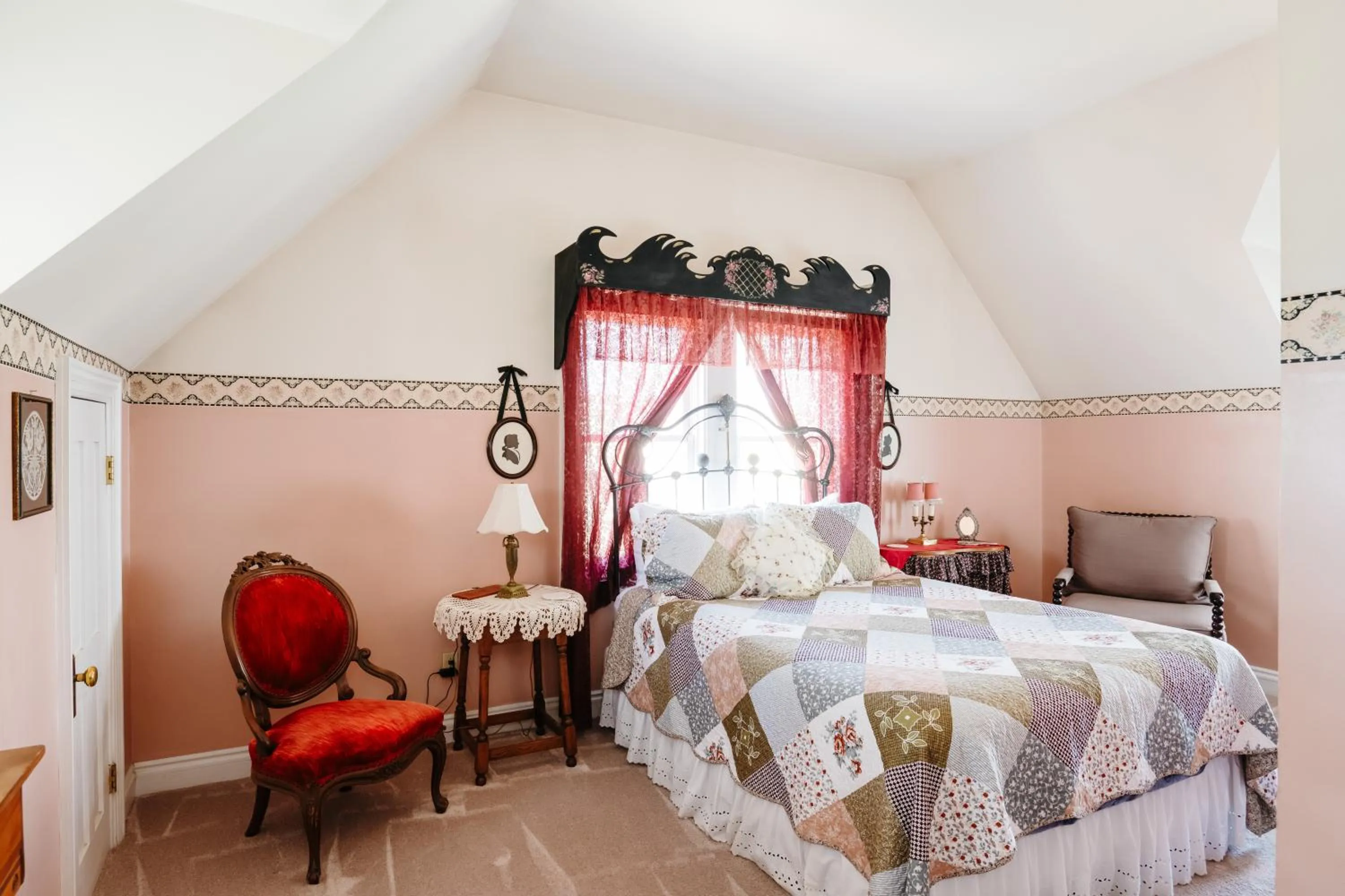 Bedroom, Bed in The Mulberry Inn -An Historic Bed and Breakfast