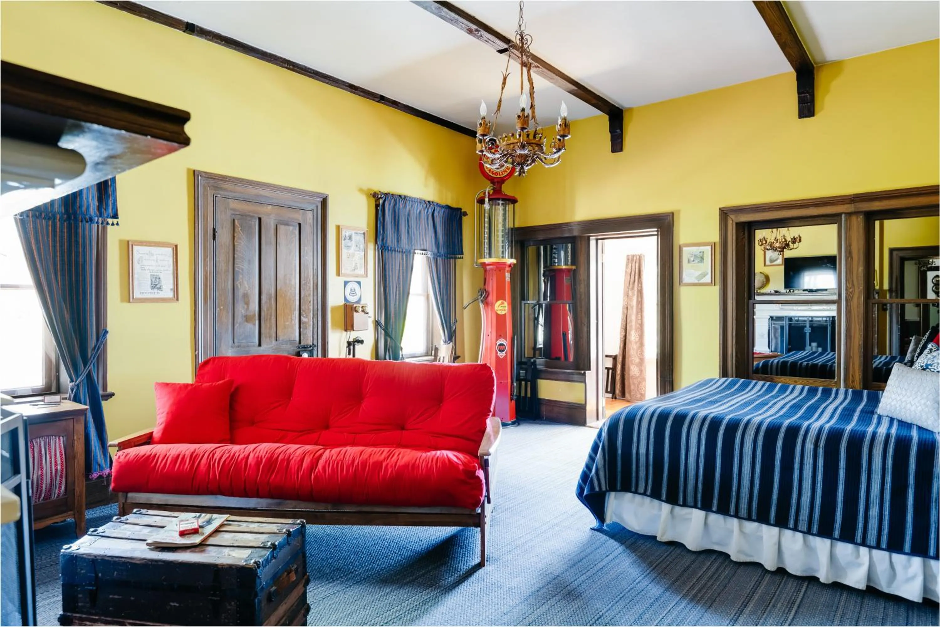 Seating area, Bed in The Mulberry Inn -An Historic Bed and Breakfast