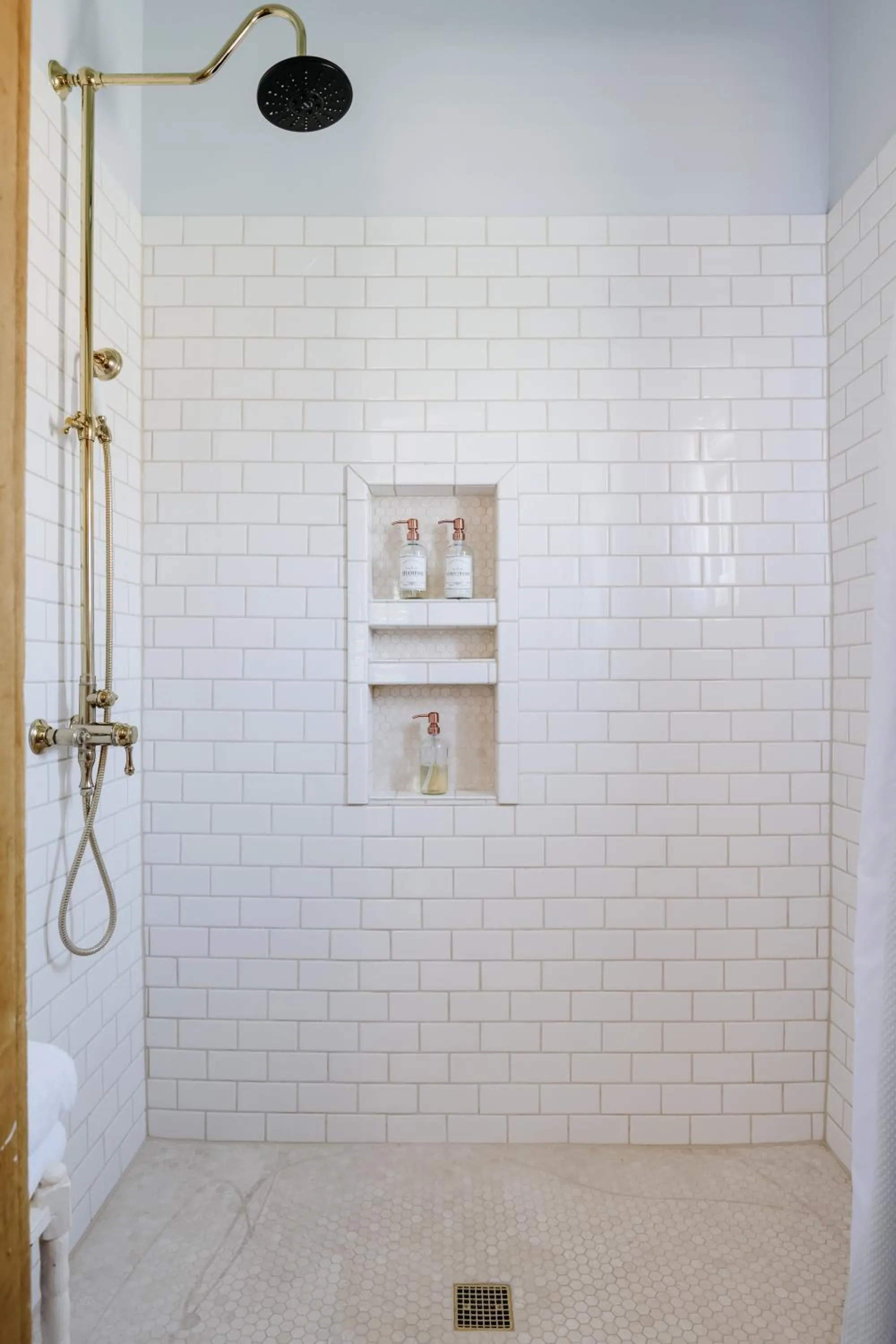 Shower in The Mulberry Inn -An Historic Bed and Breakfast